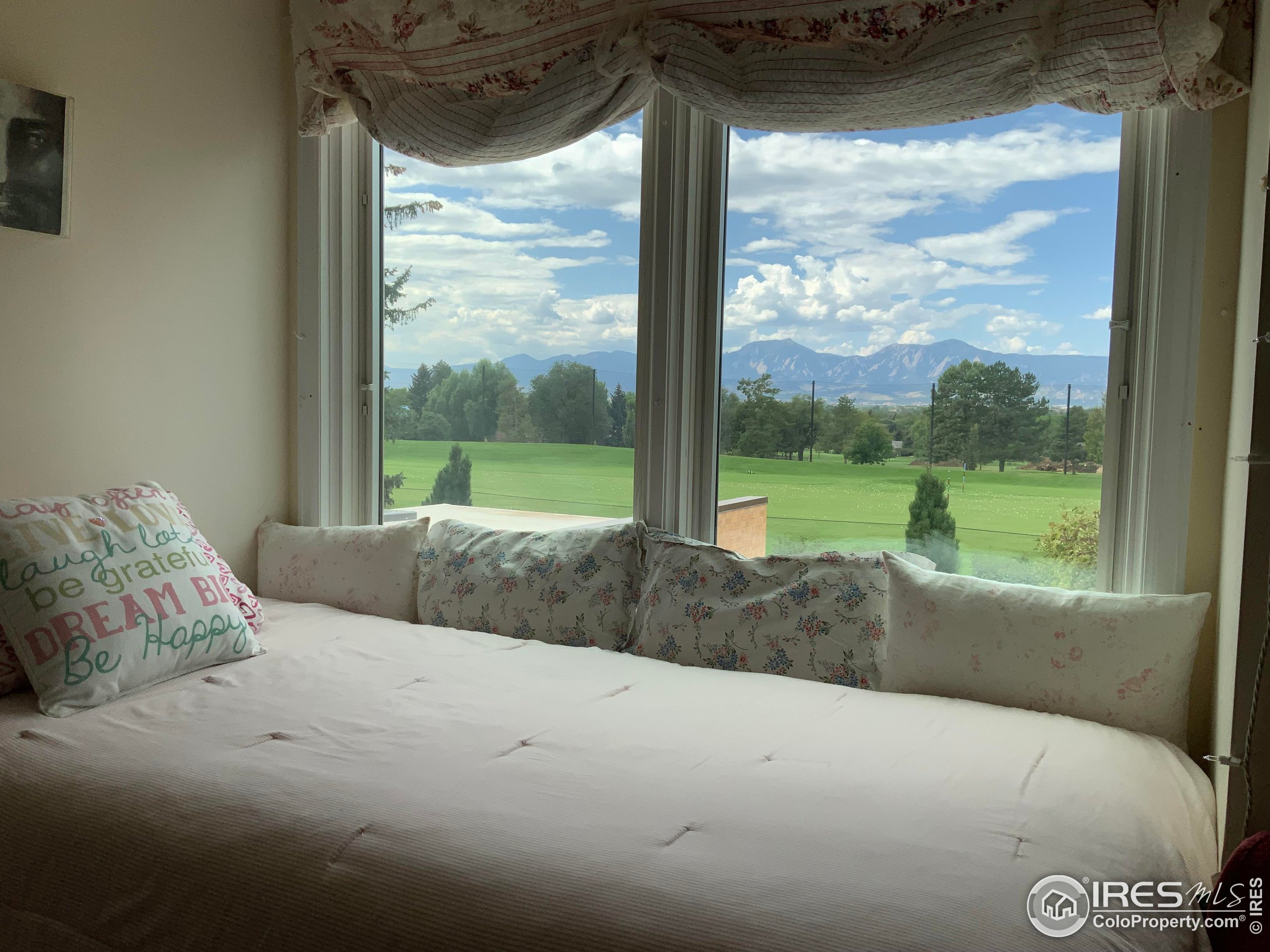 Boulder, Colorado, 80301, United States, 2 Bedrooms Bedrooms, ,2 BathroomsBathrooms,Residential,For Sale,1942273