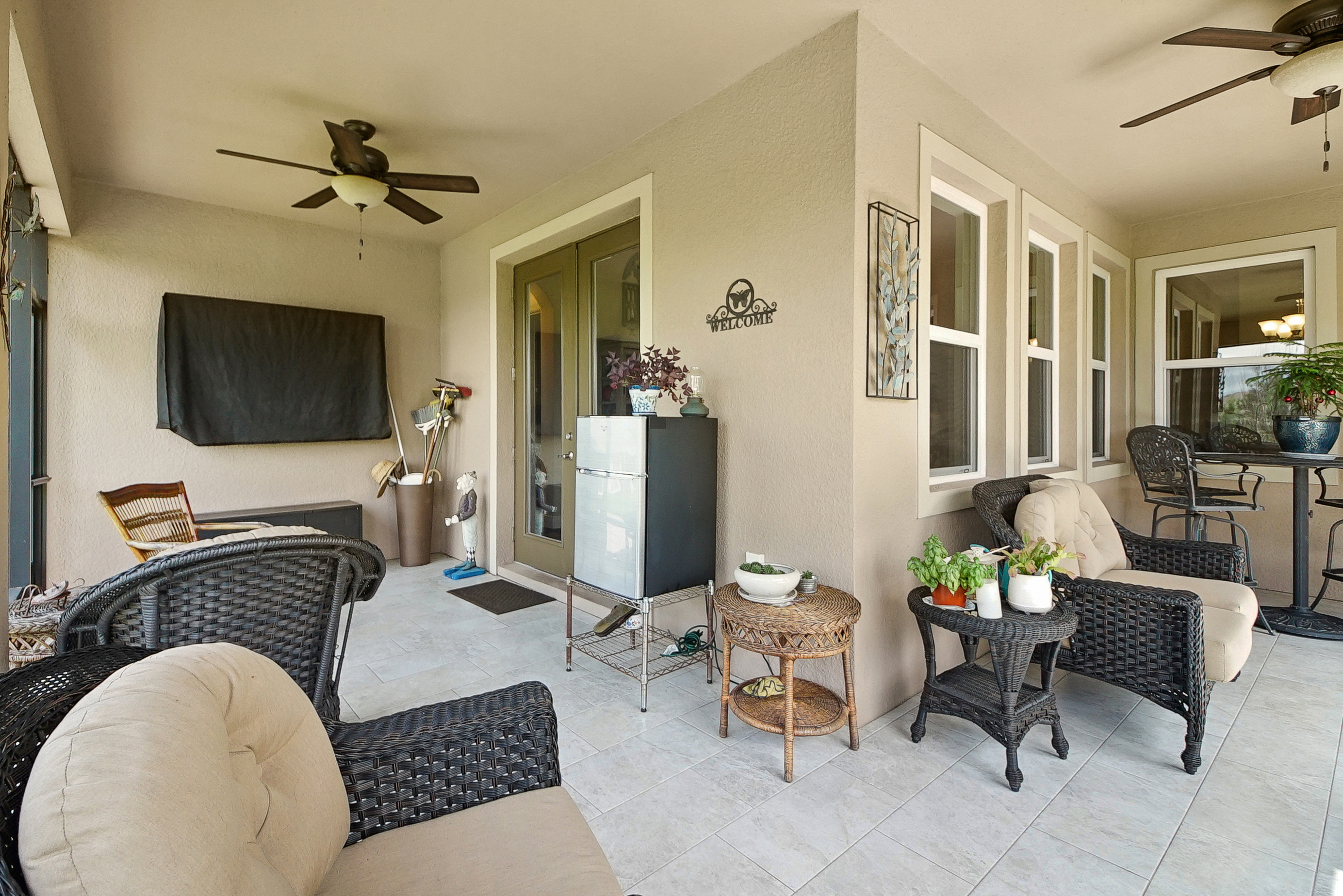 Lady Lake, Florida, 32159, United States, 4 Bedrooms Bedrooms, ,3 BathroomsBathrooms,Residential,For Sale,1945025