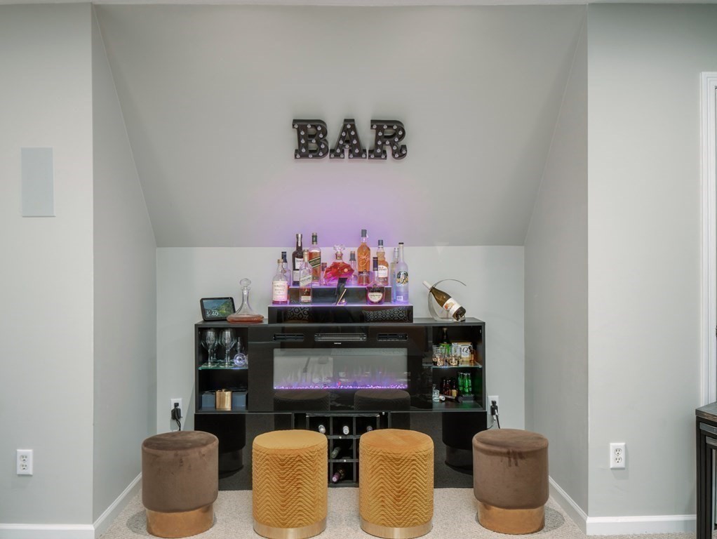 Walpole, Massachusetts, 02081, United States, 5 Bedrooms Bedrooms, ,3 BathroomsBathrooms,Residential,For Sale,1830559