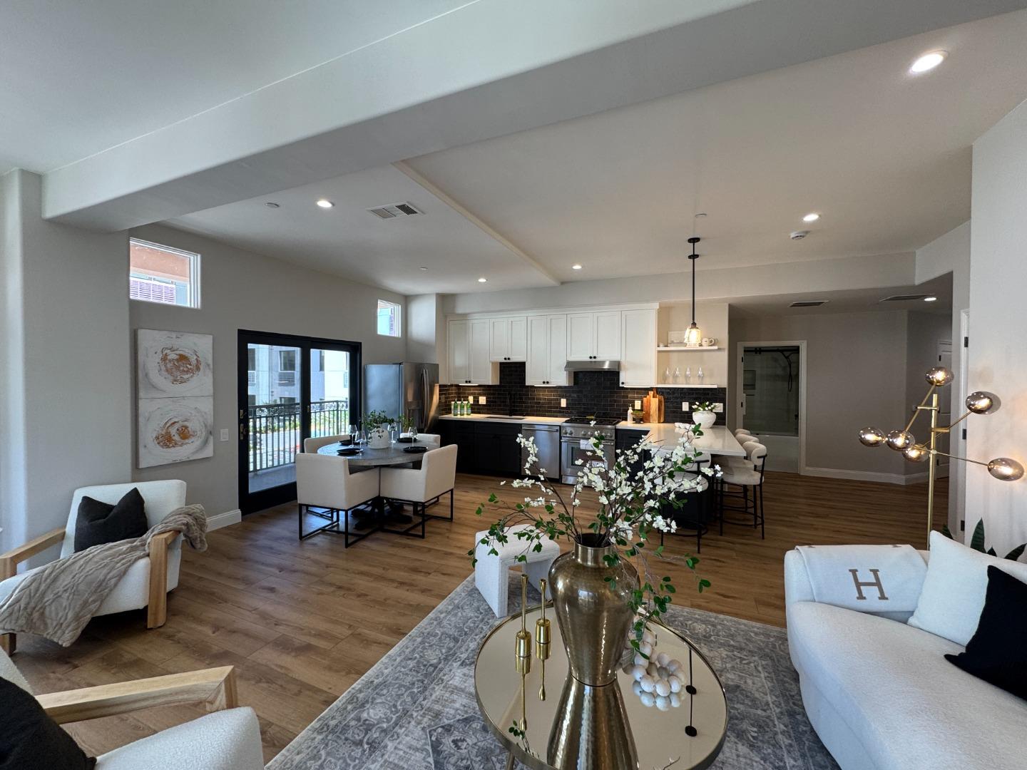 Palo Alto, California, 94306, United States, 2 Bedrooms Bedrooms, ,2 BathroomsBathrooms,Residential,For Sale,1804042