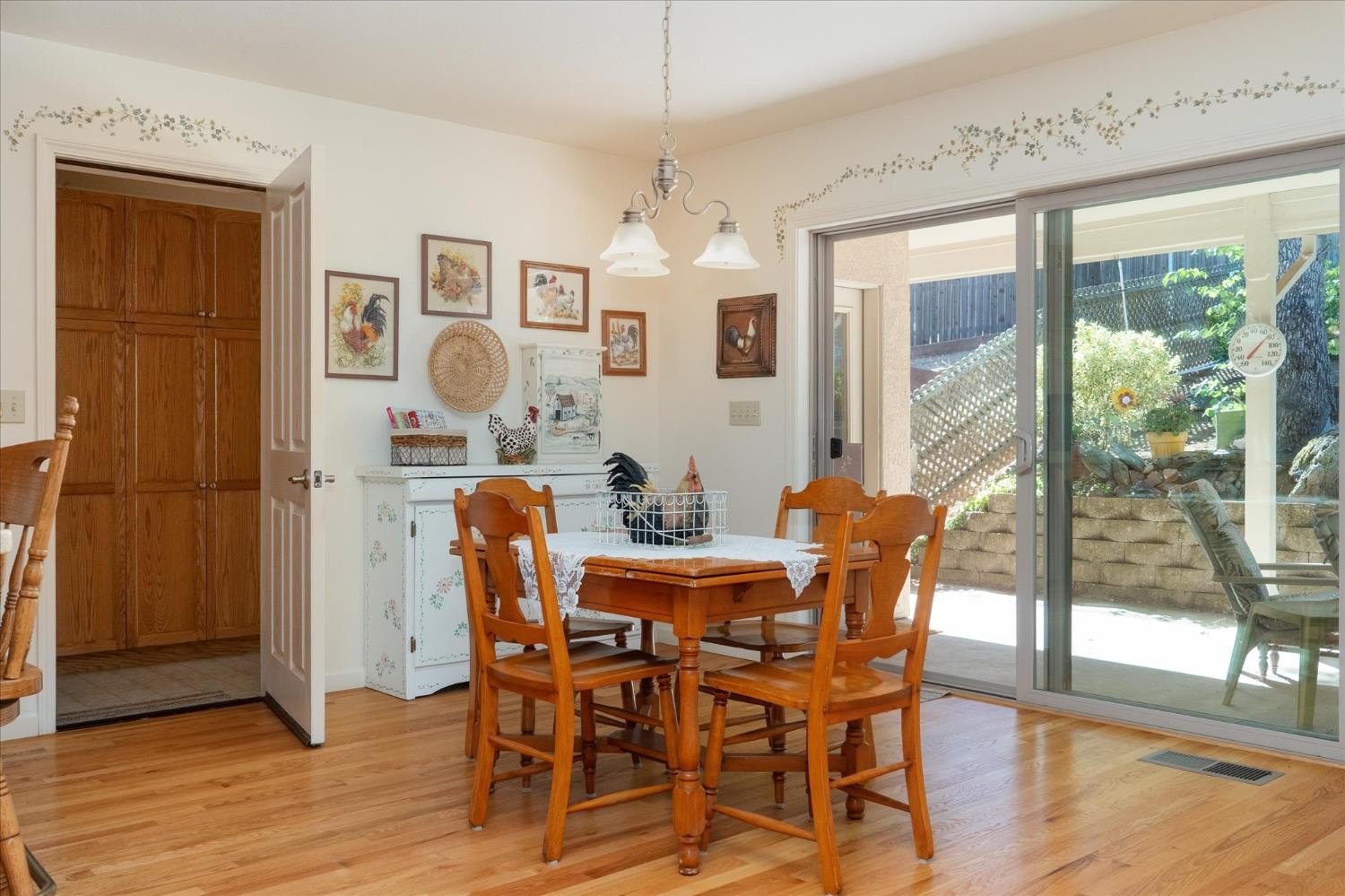 Angels Camp, California, 95222, United States, 4 Bedrooms Bedrooms, ,2 BathroomsBathrooms,Residential,For Sale,1980350