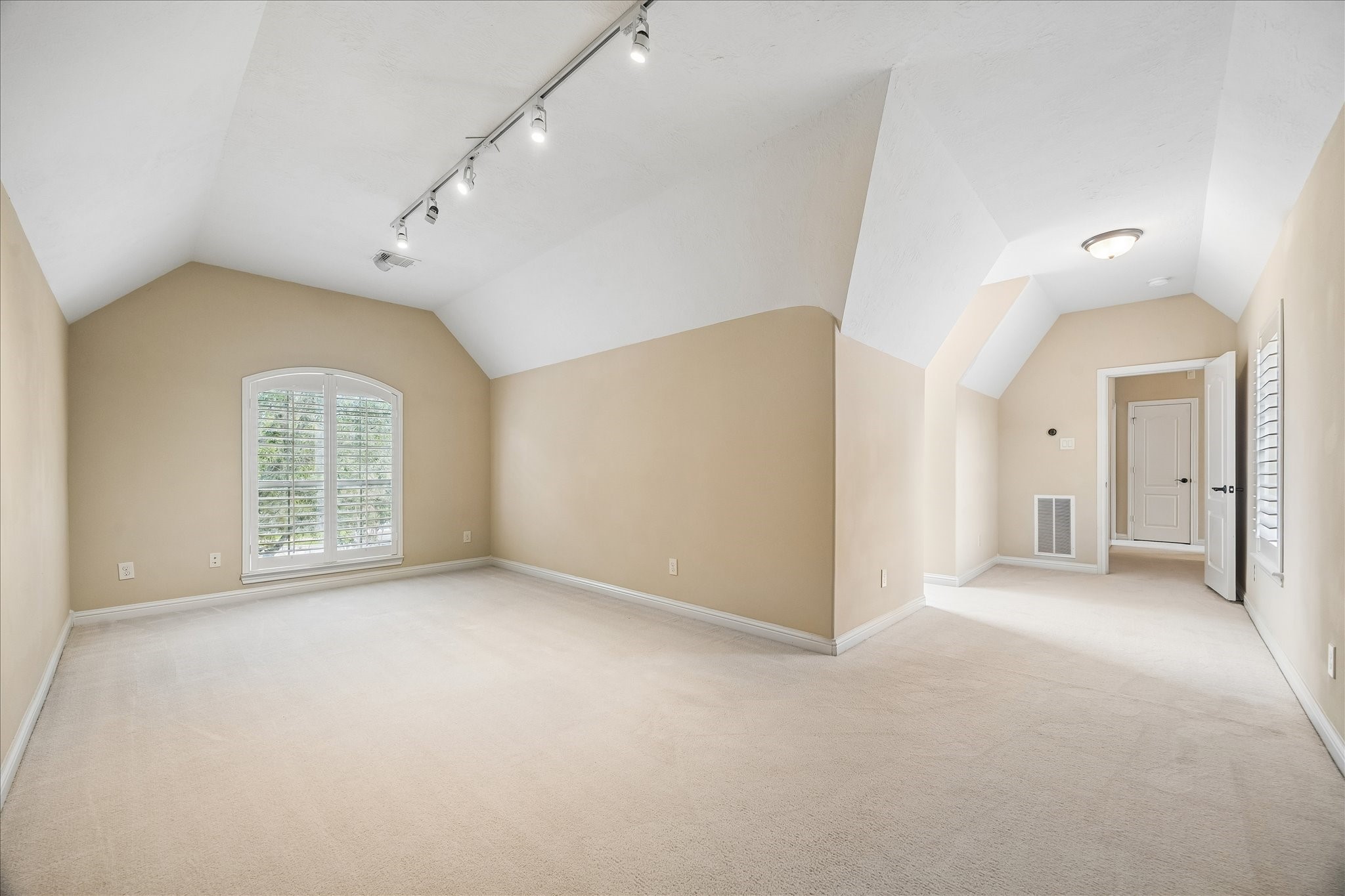  4506 Beacon View Court - 物件實景