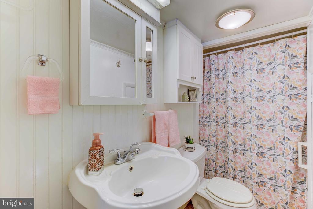 Wardensville, West Virginia, 26851, United States, 3 Bedrooms Bedrooms, ,1 BathroomBathrooms,Residential,For Sale,1936934