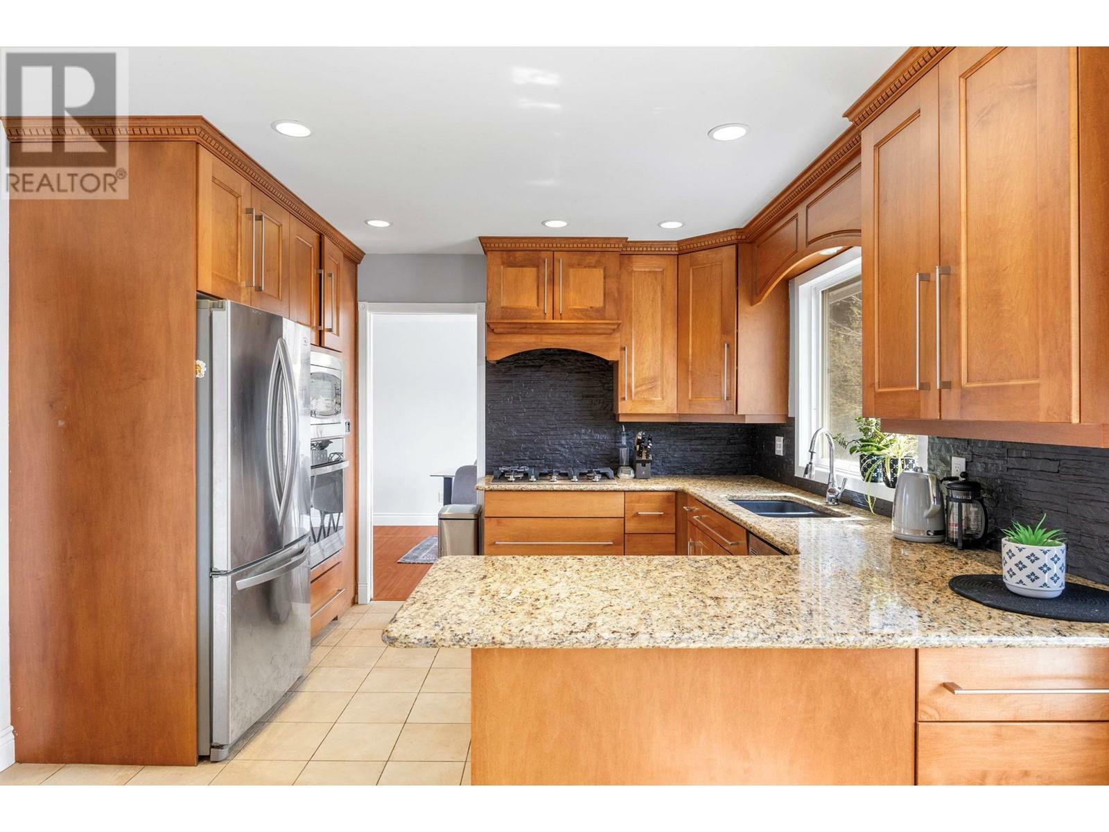 WEST KELOWNA, British Columbia, V1Z 1Z4, CA, 5 Bedrooms Bedrooms, ,1 BathroomBathrooms,Residential,For Sale,1836903