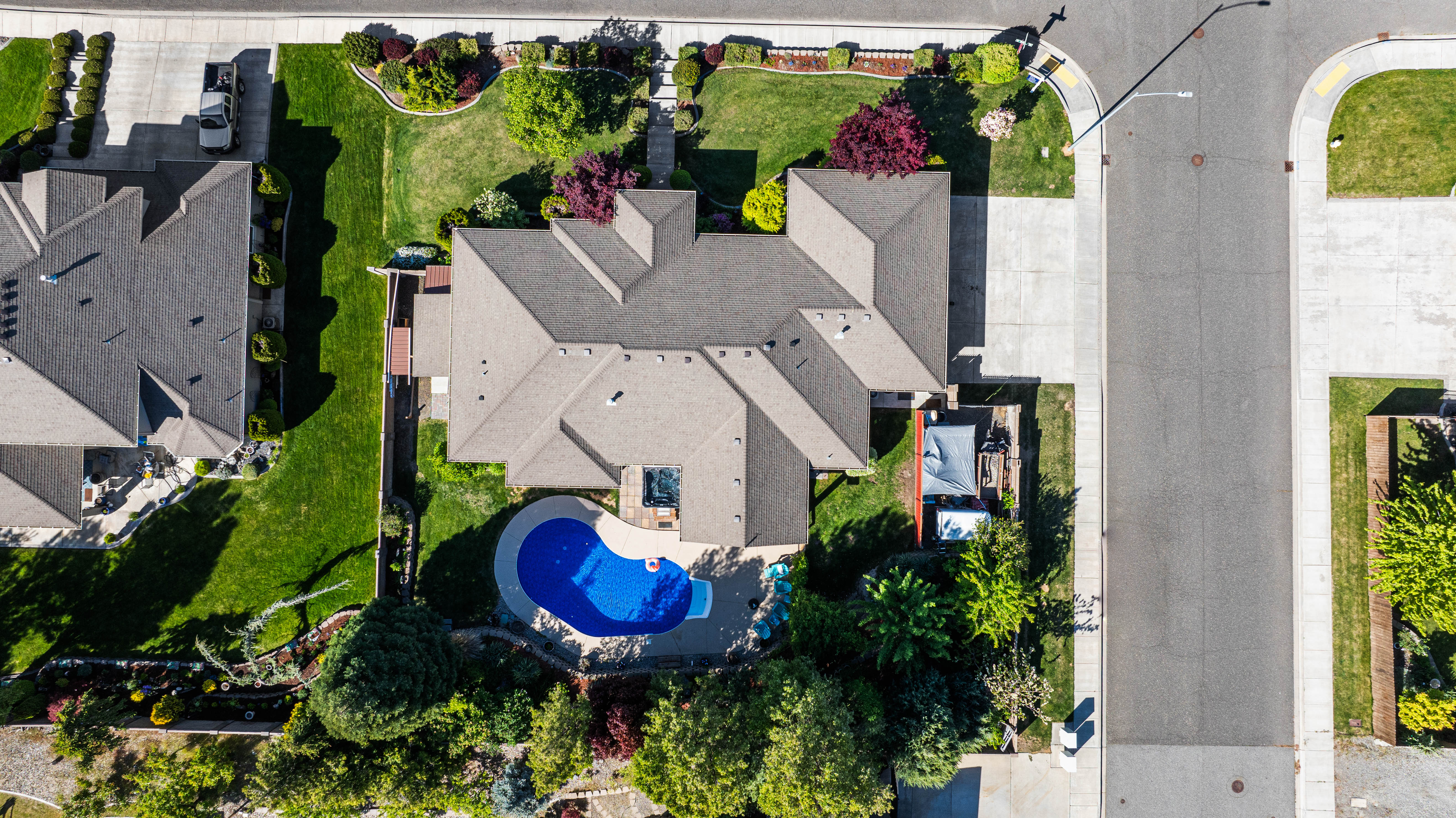  Pool / Hot Tub and Single Story Living - 物件實景