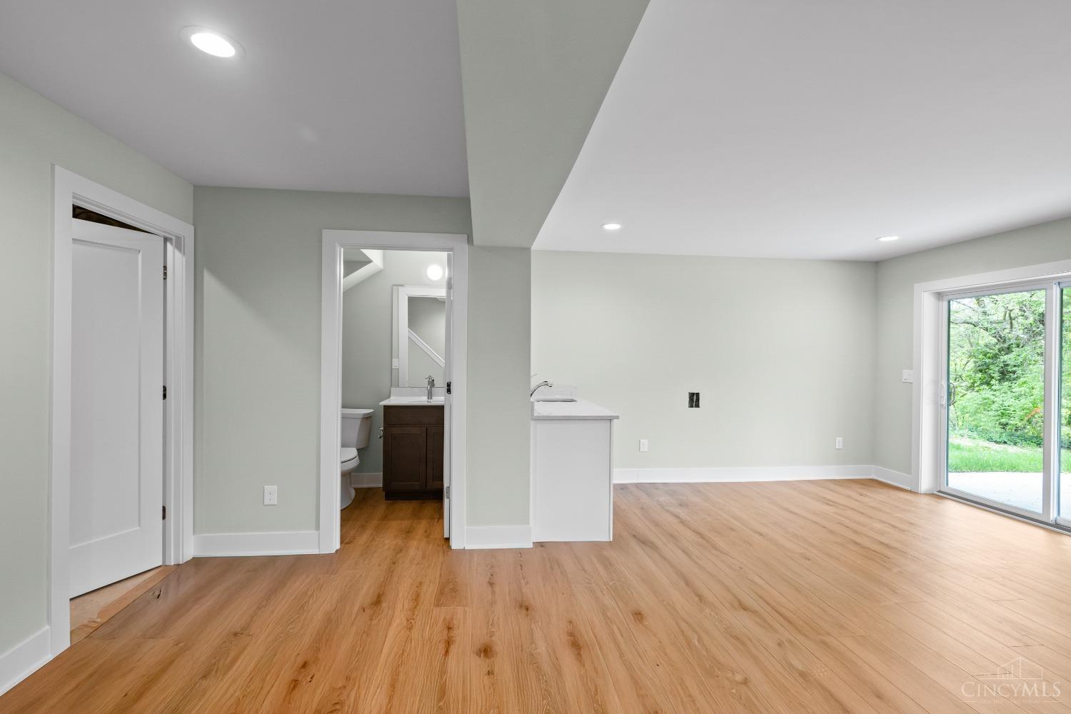 Cincinnati, Ohio, 45208, United States, 3 Bedrooms Bedrooms, ,4 BathroomsBathrooms,Residential,For Sale,1784829