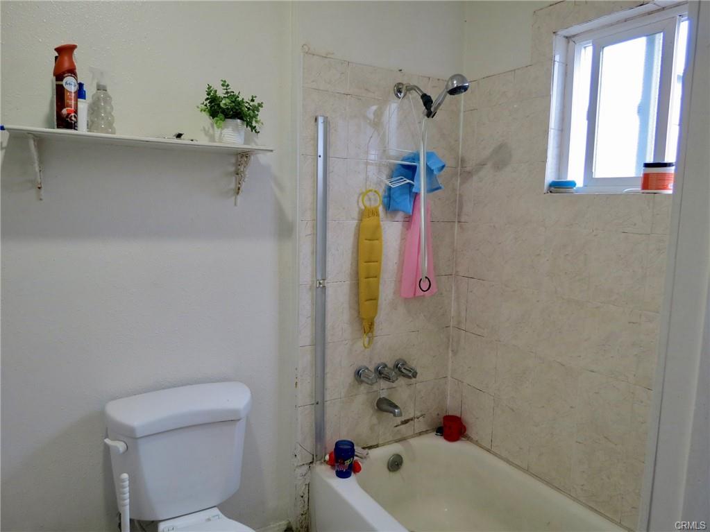 Los Angeles, California, 90044, United States, 3 Bedrooms Bedrooms, ,2 BathroomsBathrooms,Residential,For Sale,1899668