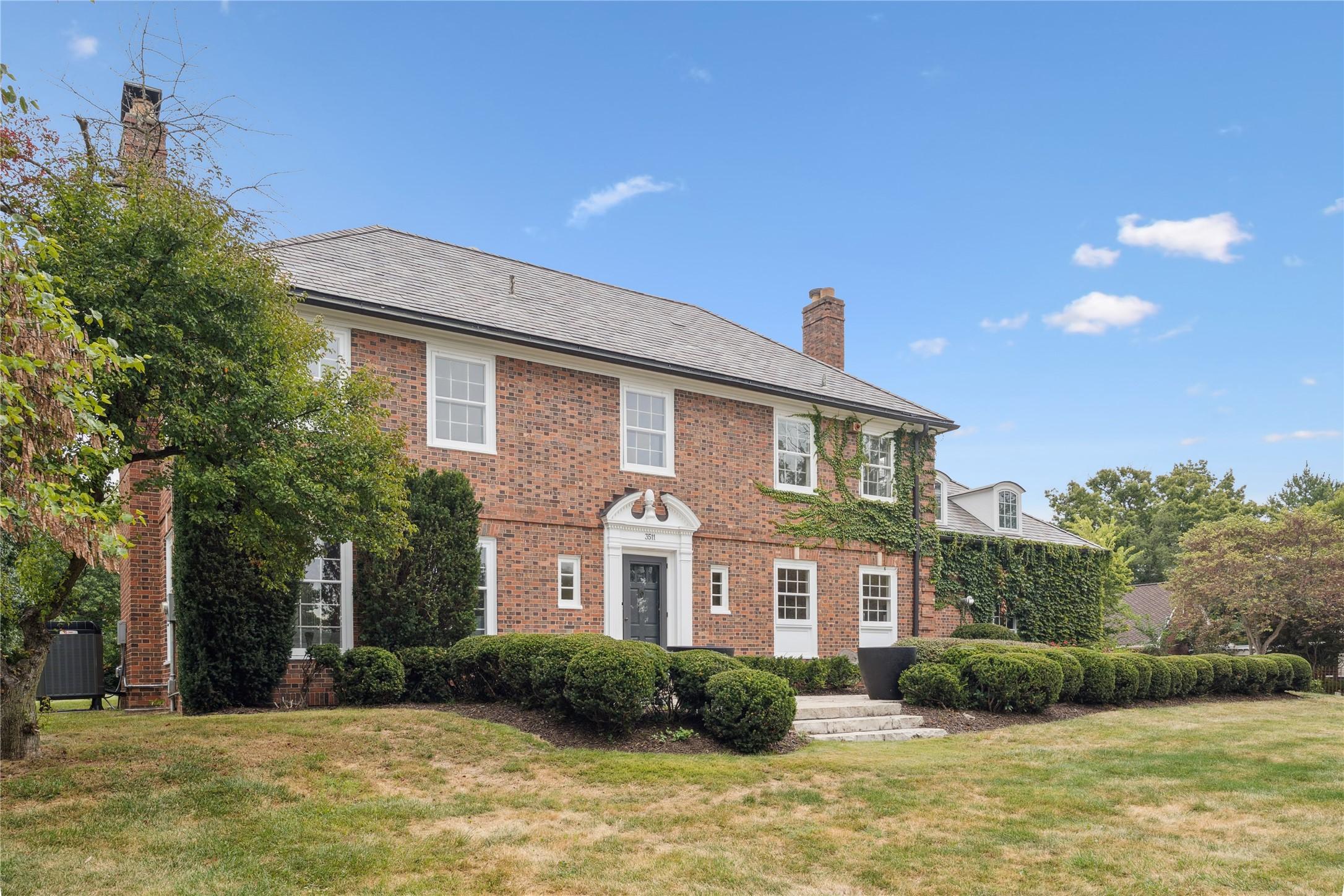 Des Moines, Iowa, 50312, United States, 4 Bedrooms Bedrooms, ,4 BathroomsBathrooms,Residential,For Sale,1942585