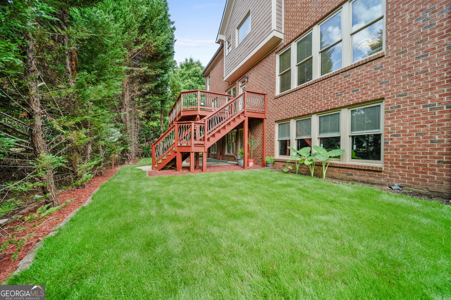 Snellville, Georgia, 30078, United States, 4 Bedrooms Bedrooms, ,5 BathroomsBathrooms,Residential,For Sale,1992513