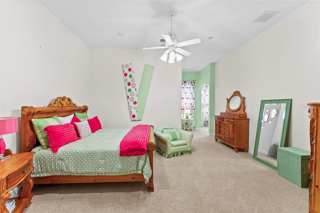 Thonotosassa, Florida, 33592, United States, 4 Bedrooms Bedrooms, ,7 BathroomsBathrooms,Residential,For Sale,1788935