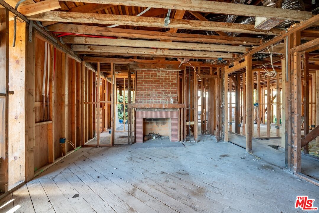 Pacific Palisades, California, 90272, United States, 5 Bedrooms Bedrooms, ,7 BathroomsBathrooms,Residential,For Sale,1991324