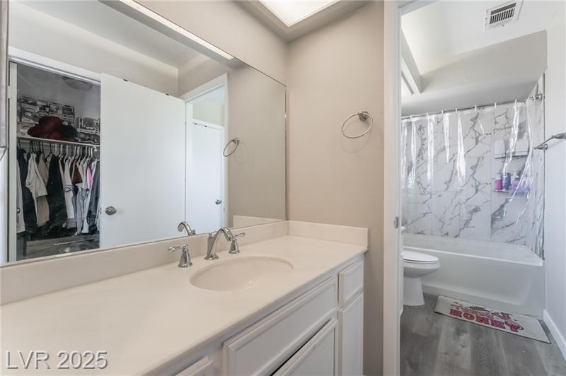 Henderson, Nevada, 89014, United States, 4 Bedrooms Bedrooms, ,2 BathroomsBathrooms,Residential,For Sale,1977160