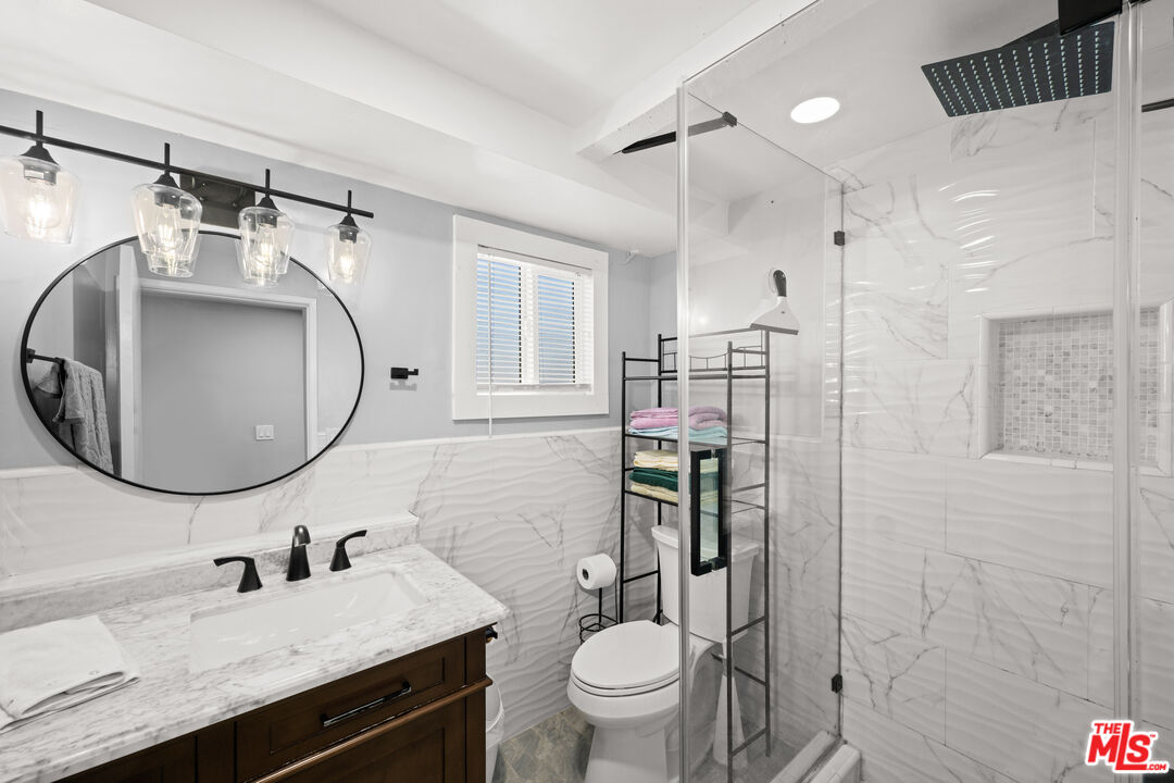 Los Angeles, California, 90042, United States, 3 Bedrooms Bedrooms, ,Residential,For Sale,2001820