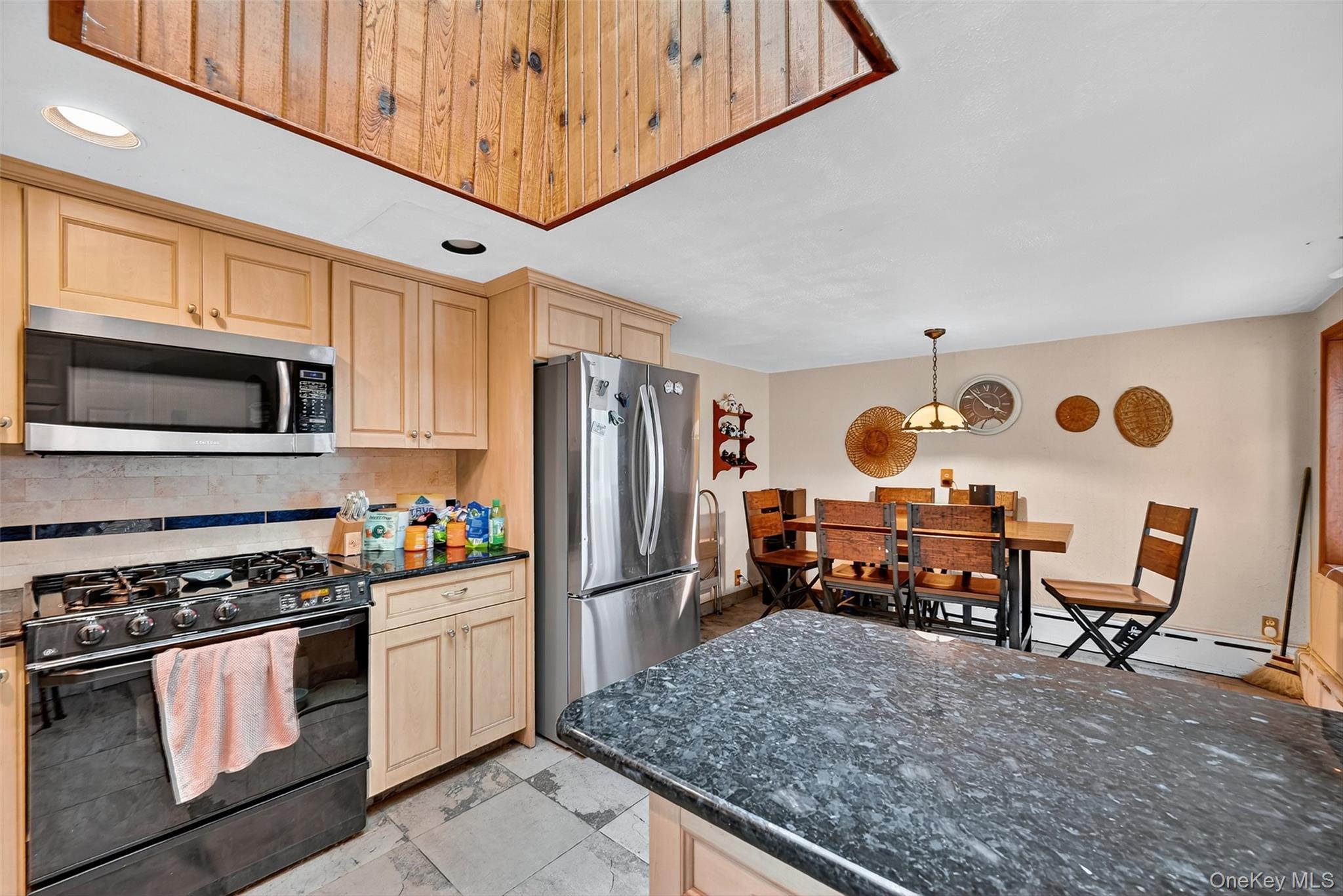 Monsey, New York, 10952, United States, 5 Bedrooms Bedrooms, ,4 BathroomsBathrooms,Residential,For Sale,1981172