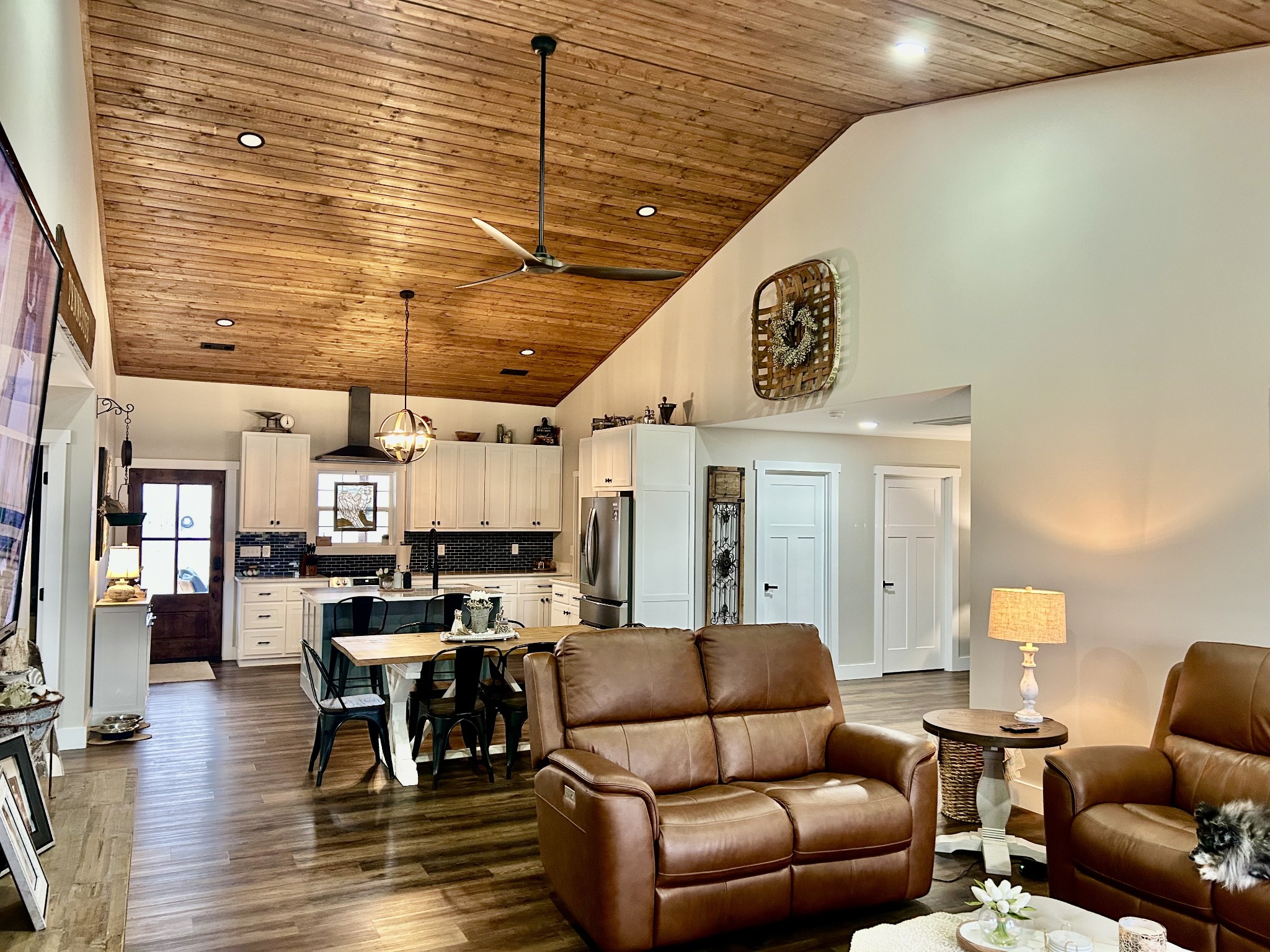 Manchester, Tennessee, 37355, United States, 4 Bedrooms Bedrooms, ,3 BathroomsBathrooms,Residential,For Sale,2015723