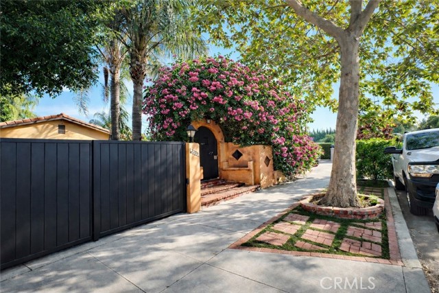 Reseda, California, 91335, United States, 3 Bedrooms Bedrooms, ,3 BathroomsBathrooms,Residential,For Sale,2009231