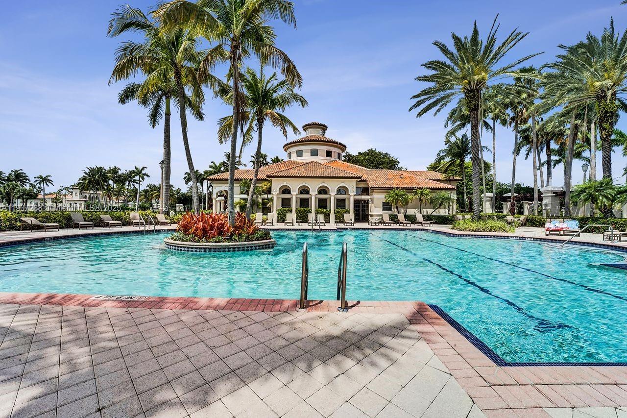 Hollywood, Florida, 33019, United States, 3 Bedrooms Bedrooms, ,3 BathroomsBathrooms,Residential,For Sale,1989592