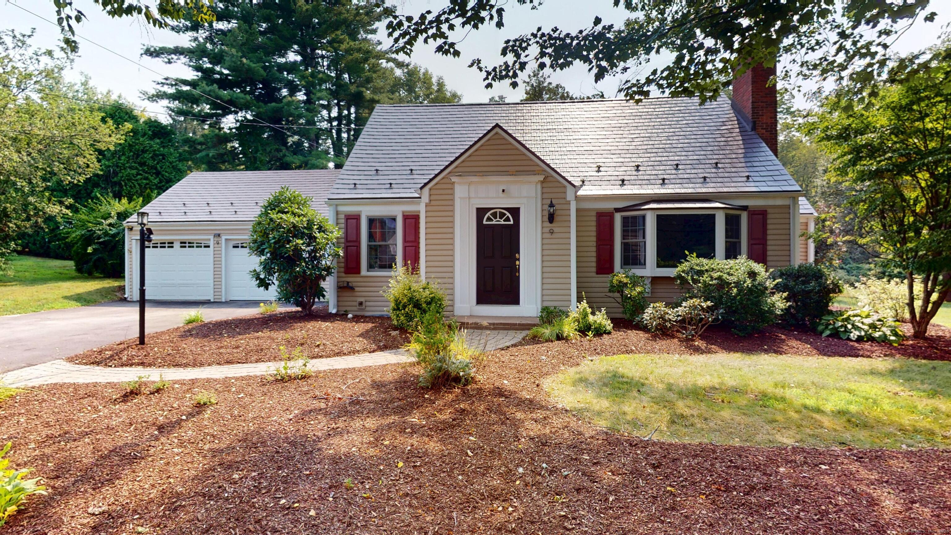 West Hartford, Connecticut, 06107, United States, 5 Bedrooms Bedrooms, ,3 BathroomsBathrooms,Residential,For Sale,1876446