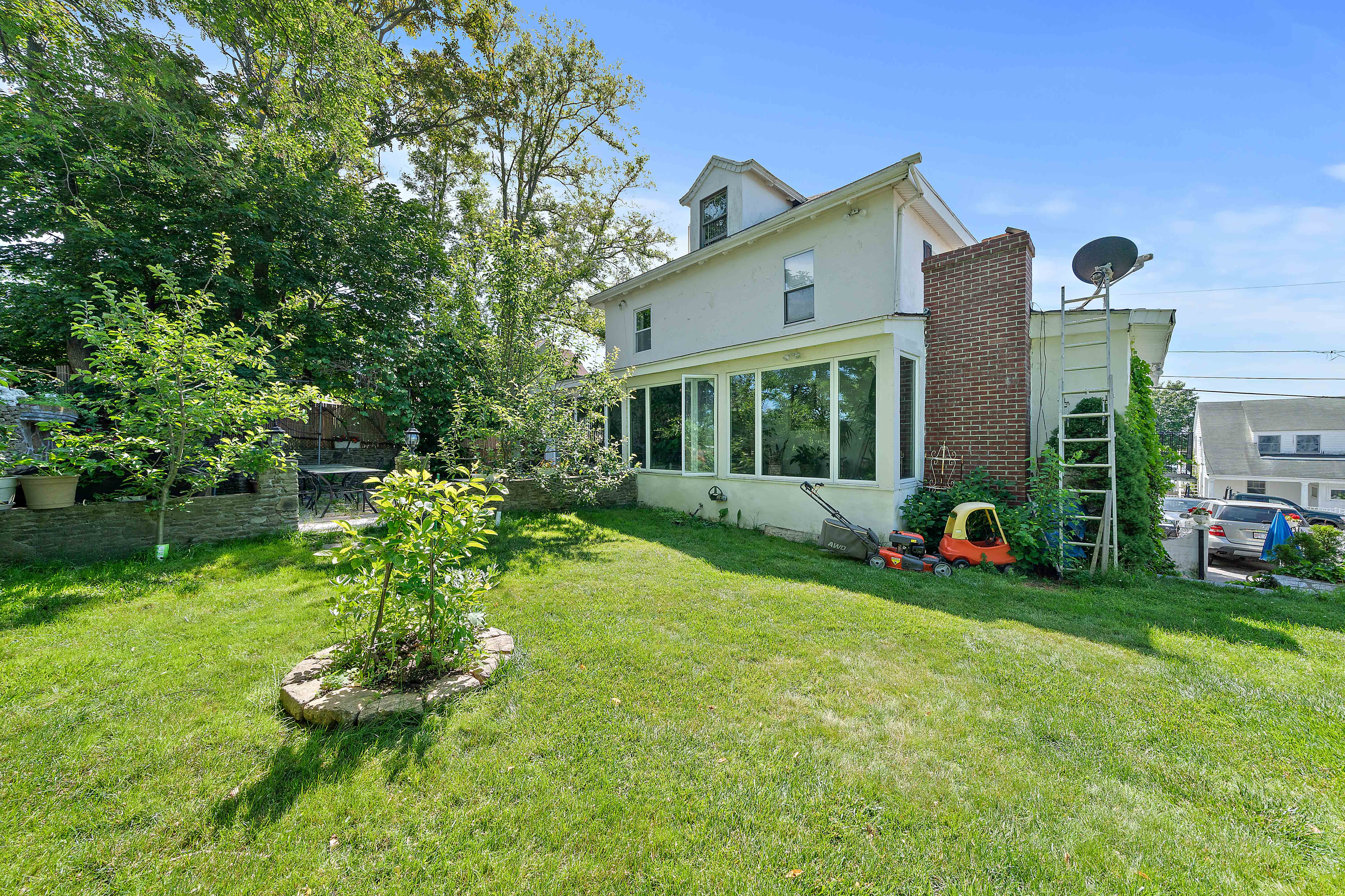 Hull, Massachusetts, 02045, United States, 4 Bedrooms Bedrooms, ,3 BathroomsBathrooms,Residential,For Sale,1870933