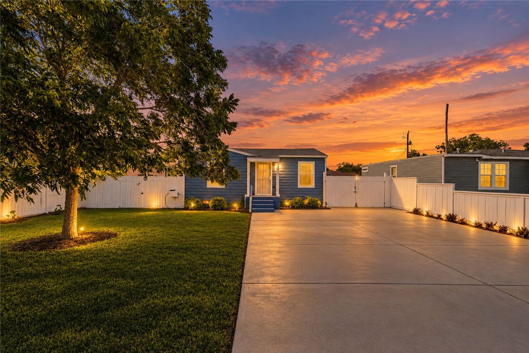 Pearse Dr, Corpus Christi, TX 78415