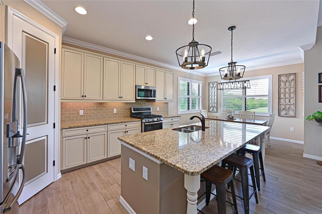 Bradenton, Florida, 34212, United States, 2 Bedrooms Bedrooms, ,2 BathroomsBathrooms,Residential,For Sale,1948137