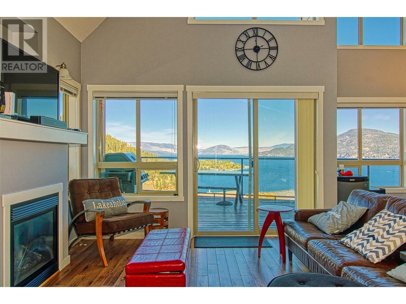 KELOWNA, British Columbia, V1Z 3R8, CA, 3 Bedrooms Bedrooms, ,2 BathroomsBathrooms,Residential,For Sale,1836917