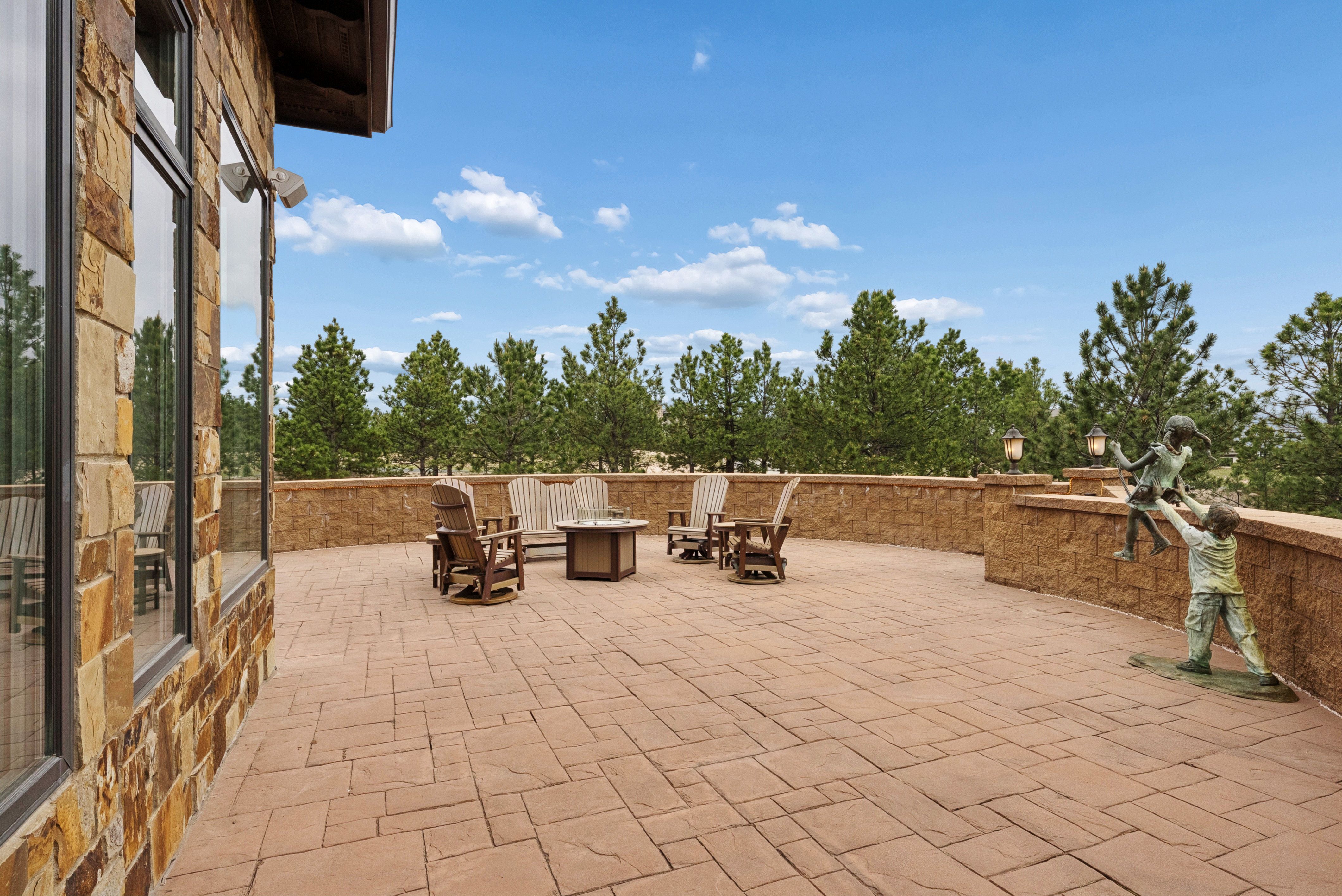  Extraordinary legacy estate on 2.59 private acres in Cathedral Pines - 物件實景