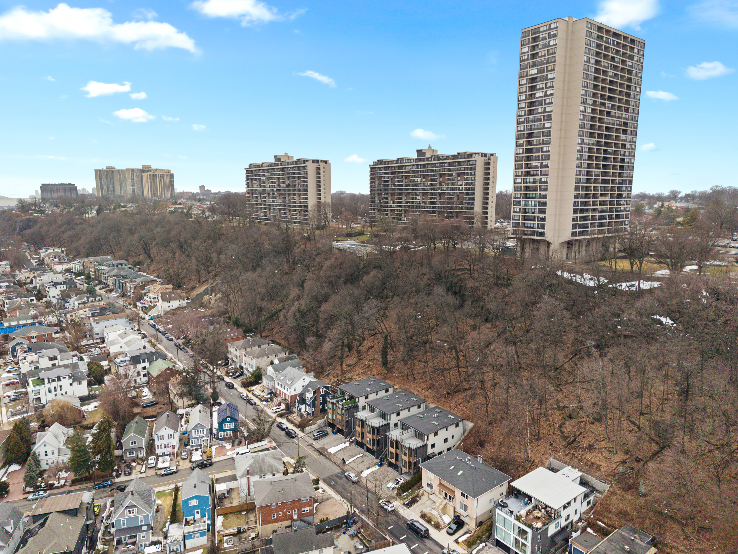  712 Undercliff Avenue, Edgewater, NJ, 07020 - 物件實景