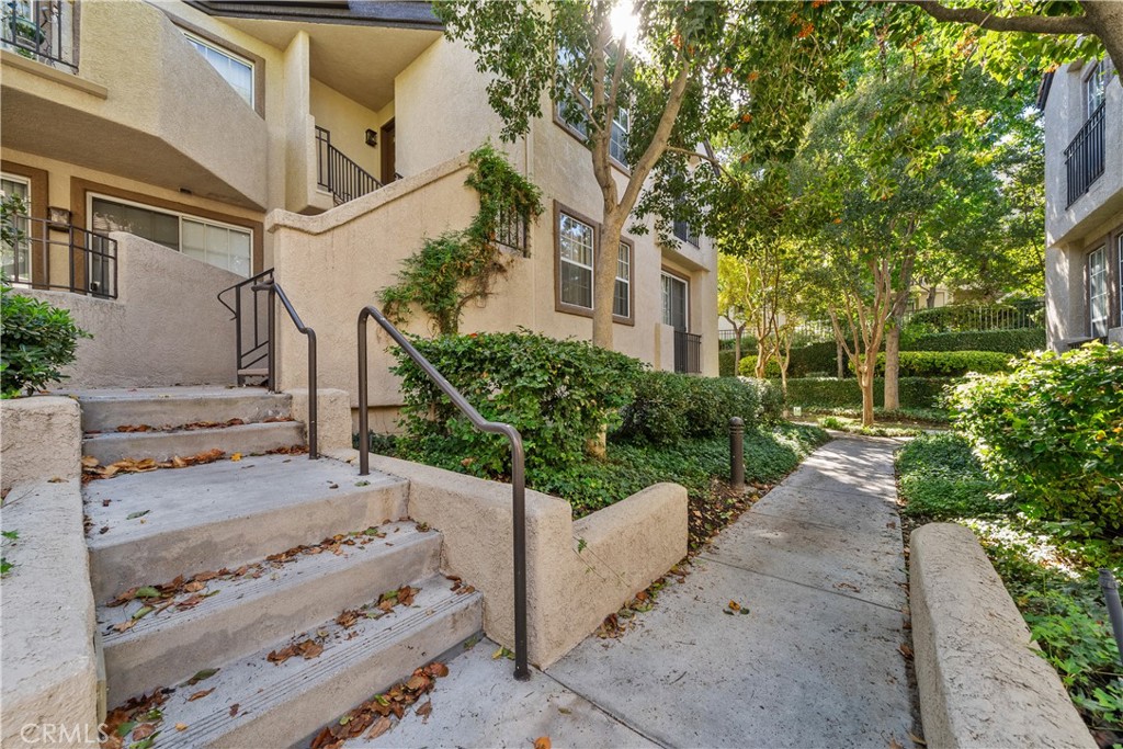 Valencia, California, 91355, United States, 2 Bedrooms Bedrooms, ,2 BathroomsBathrooms,Residential,For Sale,1937123