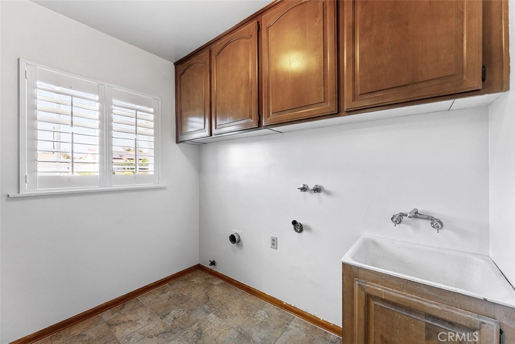 Covina, California, 91723, United States, 3 Bedrooms Bedrooms, ,1 BathroomBathrooms,Residential,For Sale,1905623