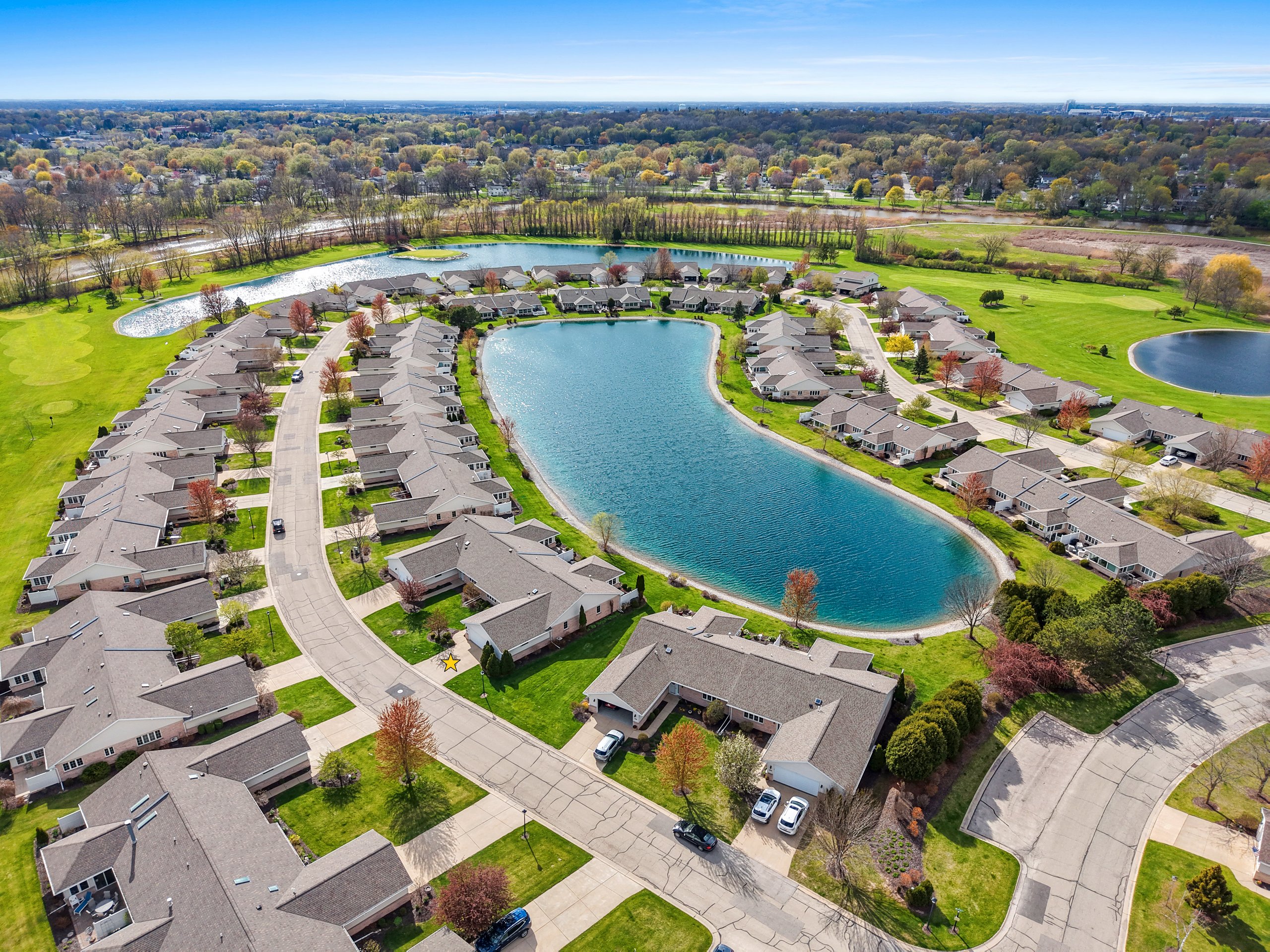  Waterfront Living at River Pines Condos - 物件實景