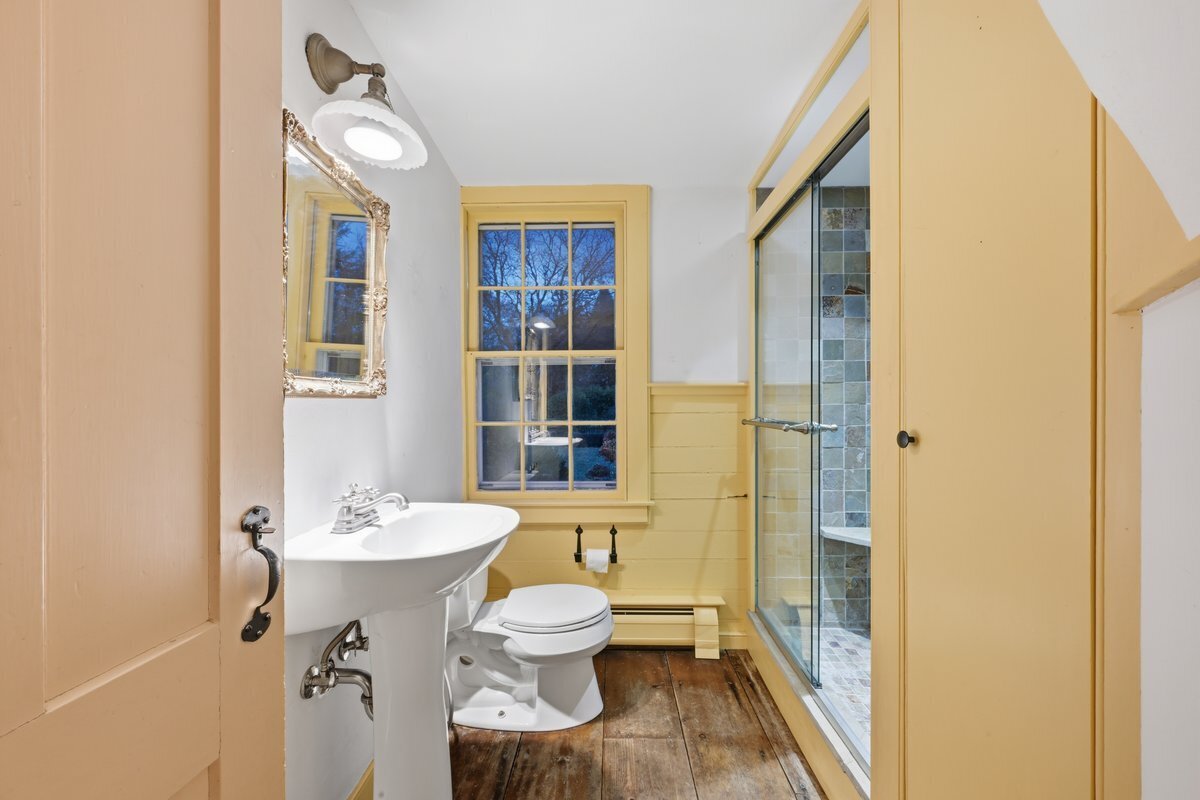 Guilford, Connecticut, 06437, United States, 5 Bedrooms Bedrooms, ,Residential,For Sale,2002504