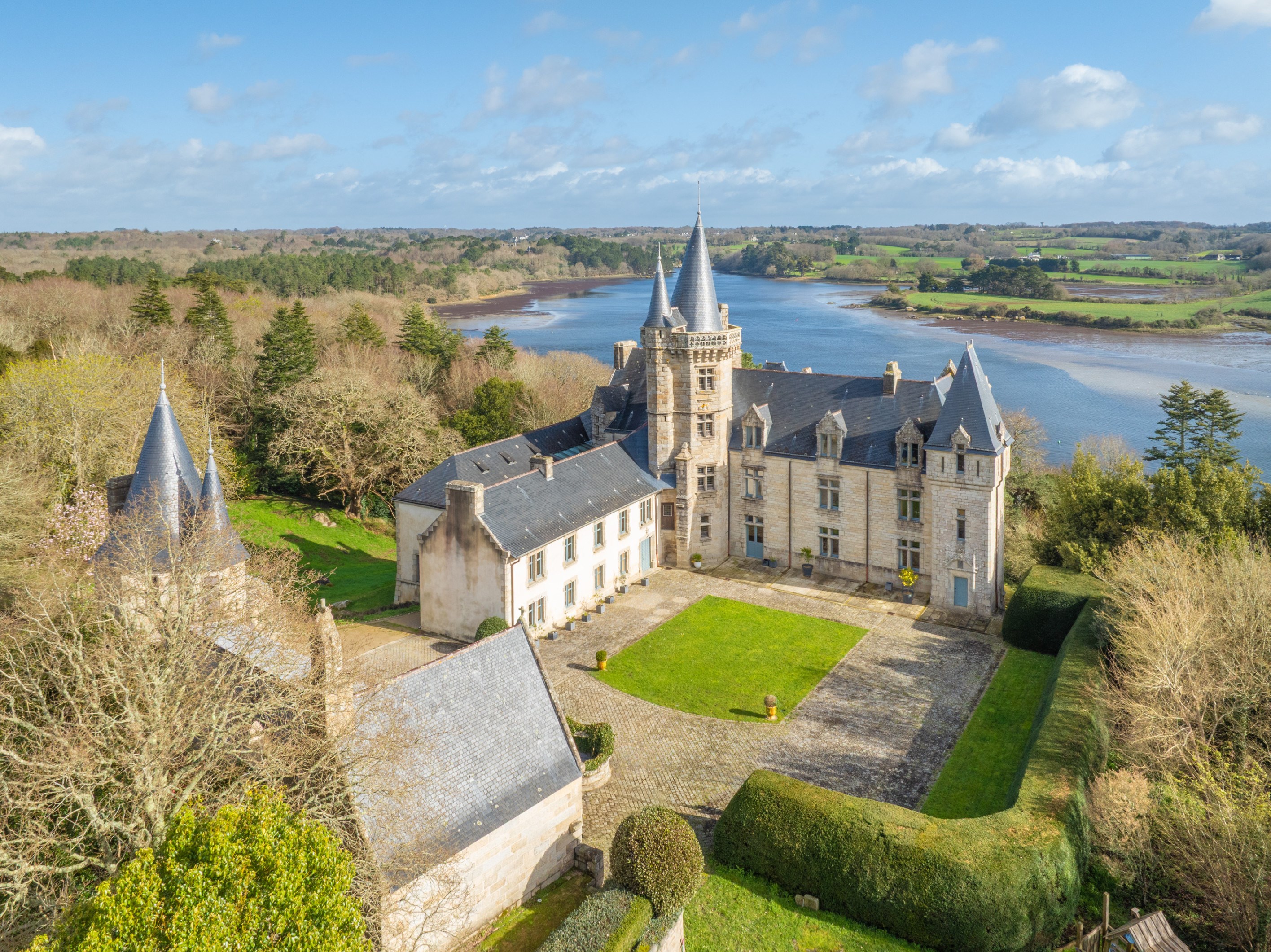 EXCLUSIVE LISTING ; Brittany – Névez ; Renovated château with outbuildings, ove… - 物件實景