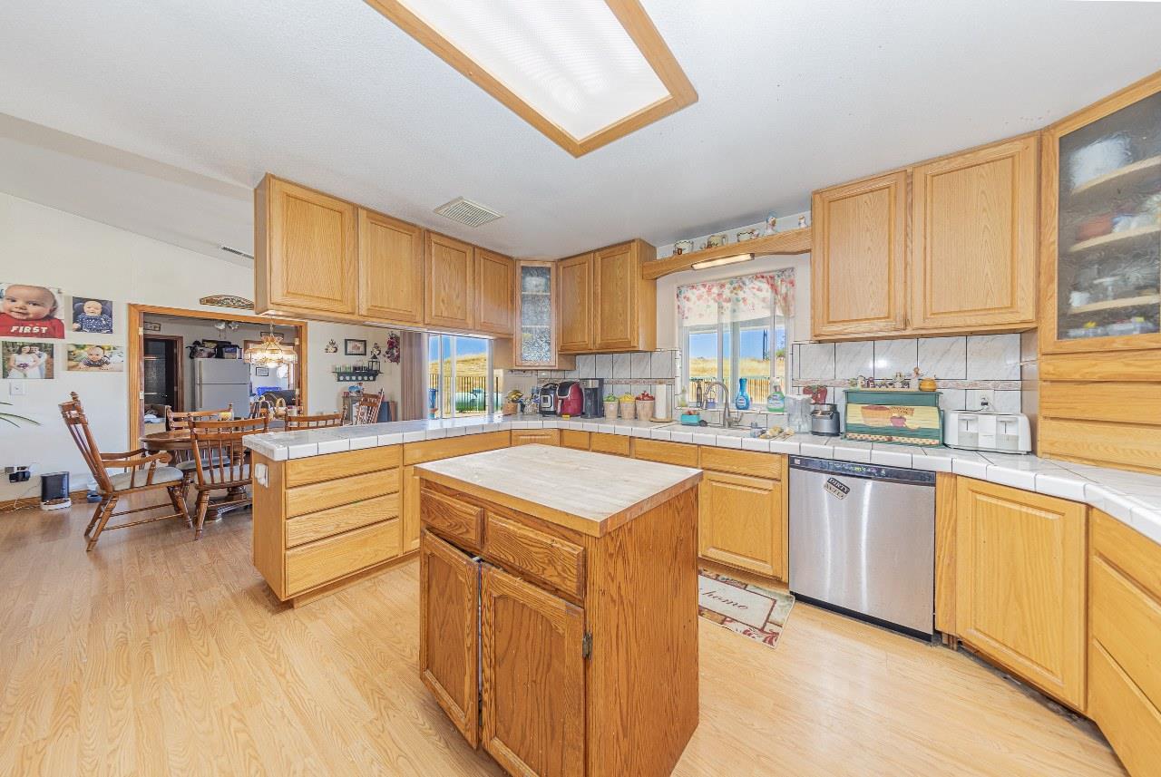 Raymond, California, 93653, United States, 4 Bedrooms Bedrooms, ,3 BathroomsBathrooms,Residential,For Sale,1976081