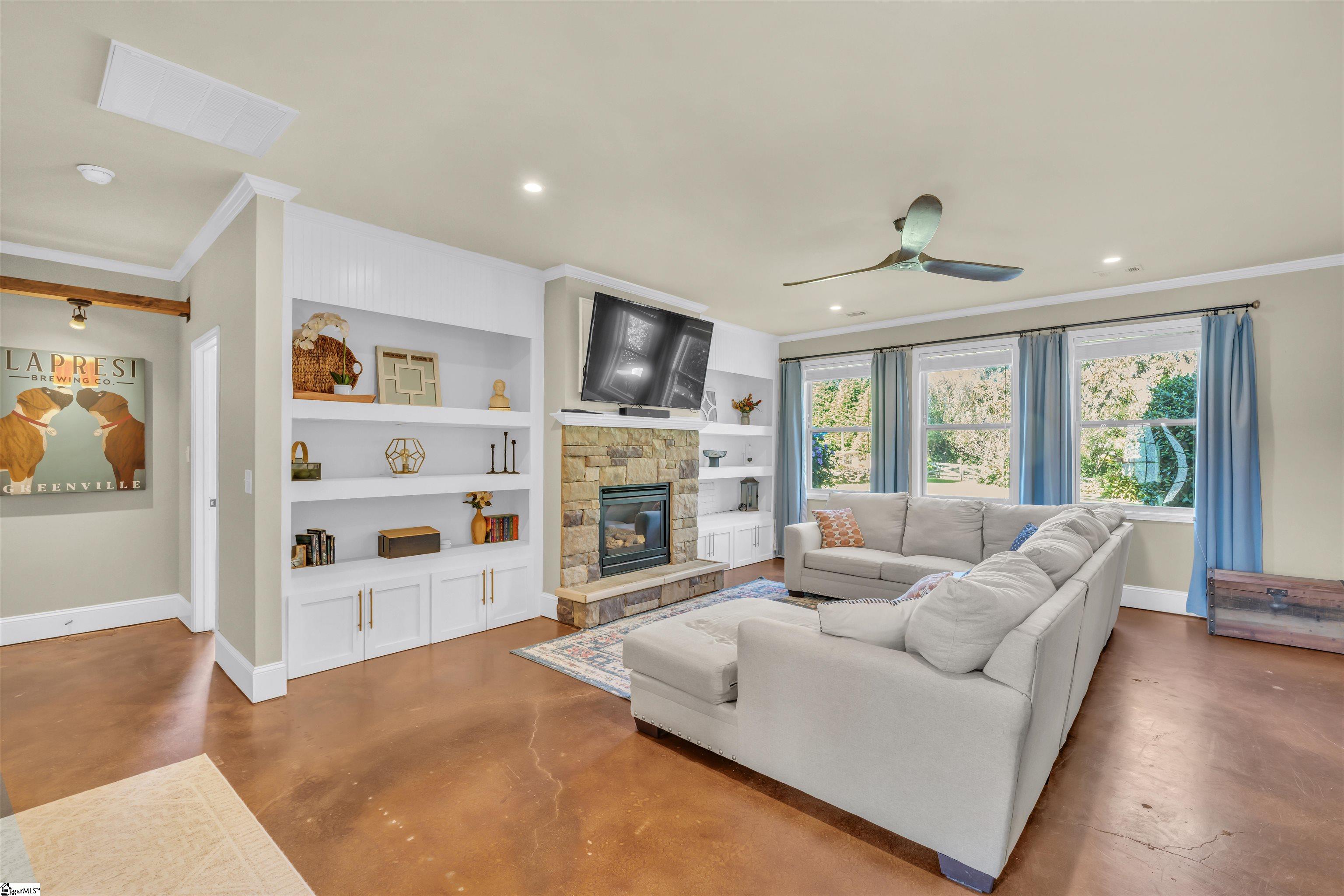 Simpsonville, South Carolina, 29681, United States, 4 Bedrooms Bedrooms, ,4 BathroomsBathrooms,Residential,For Sale,1948001