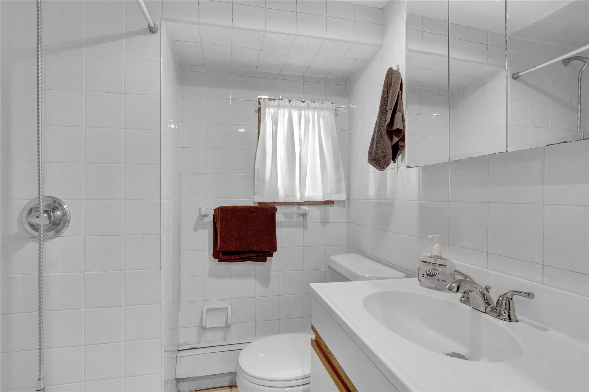 Bethpage, New York, 11714, United States, 4 Bedrooms Bedrooms, ,2 BathroomsBathrooms,Residential,For Sale,1841830