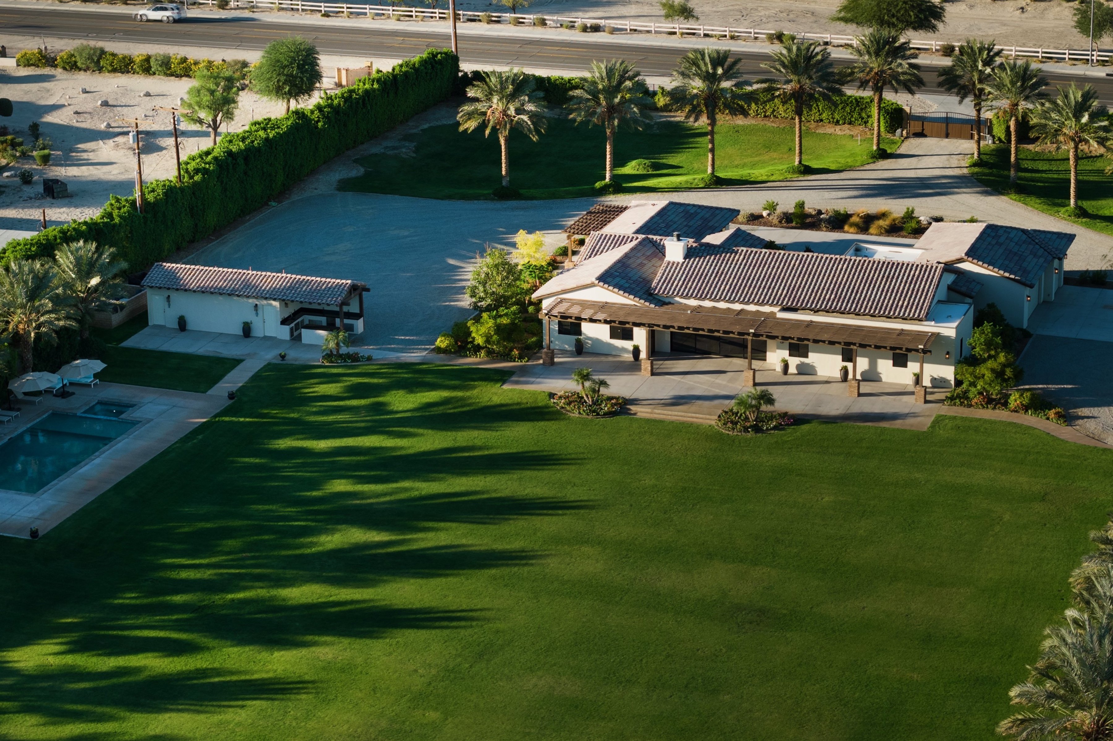  A Desert Retreat Designed to Earn and Entertain - 物件實景