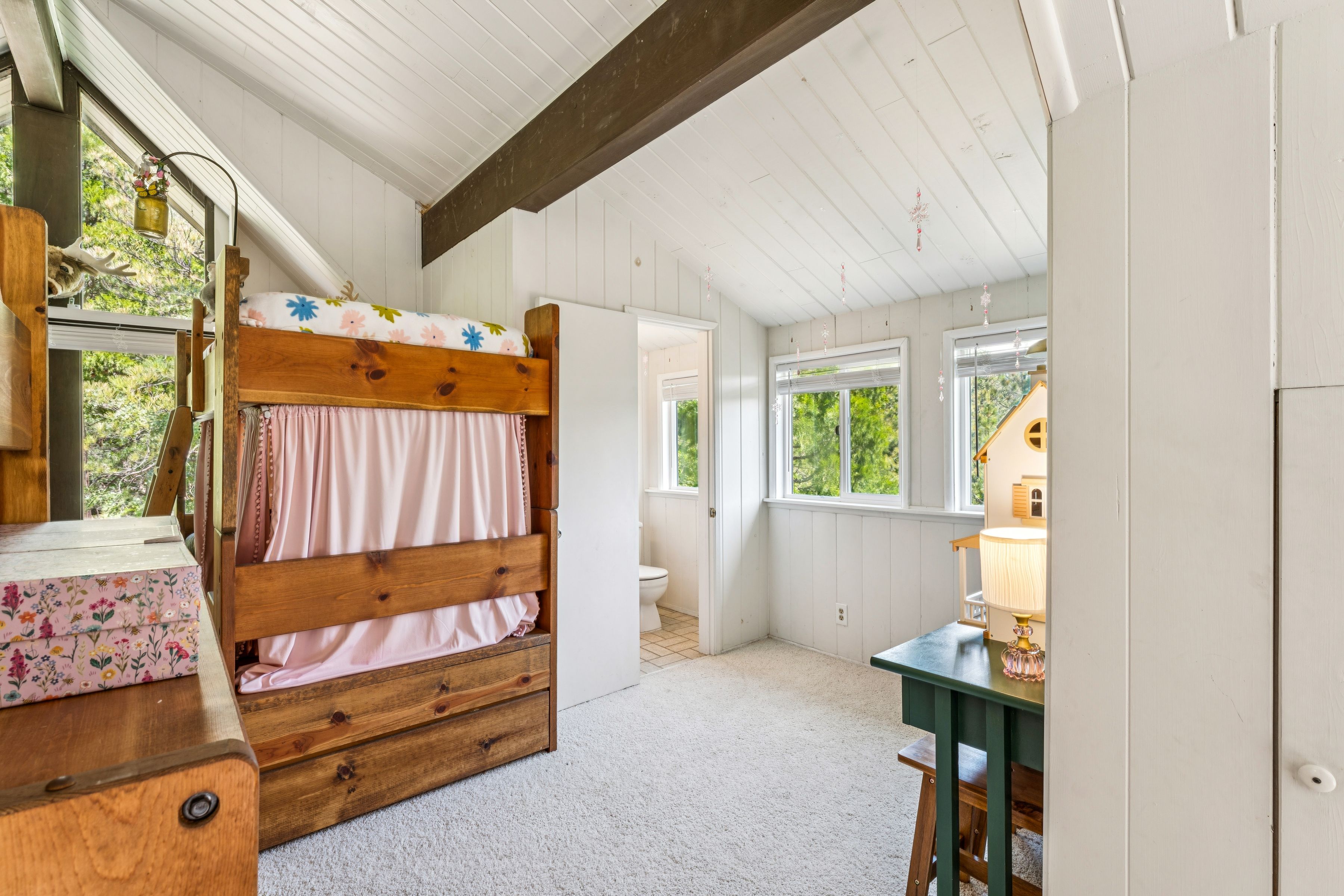  686 Grass Valley Road, Lake Arrowhead, CA 92352 - 物件實景