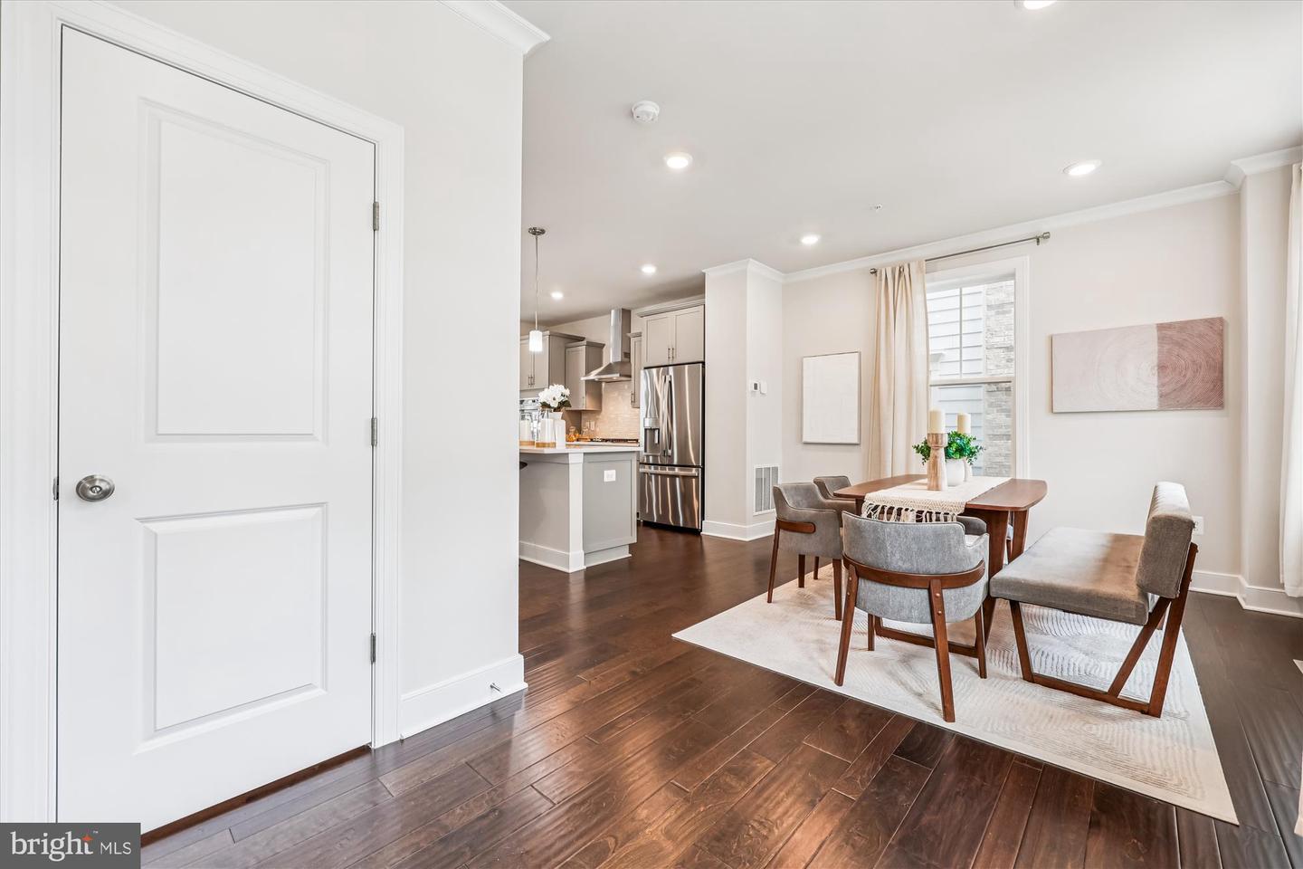 Gaithersburg, Maryland, 20878, United States, 4 Bedrooms Bedrooms, ,5 BathroomsBathrooms,Residential,For Sale,1949694