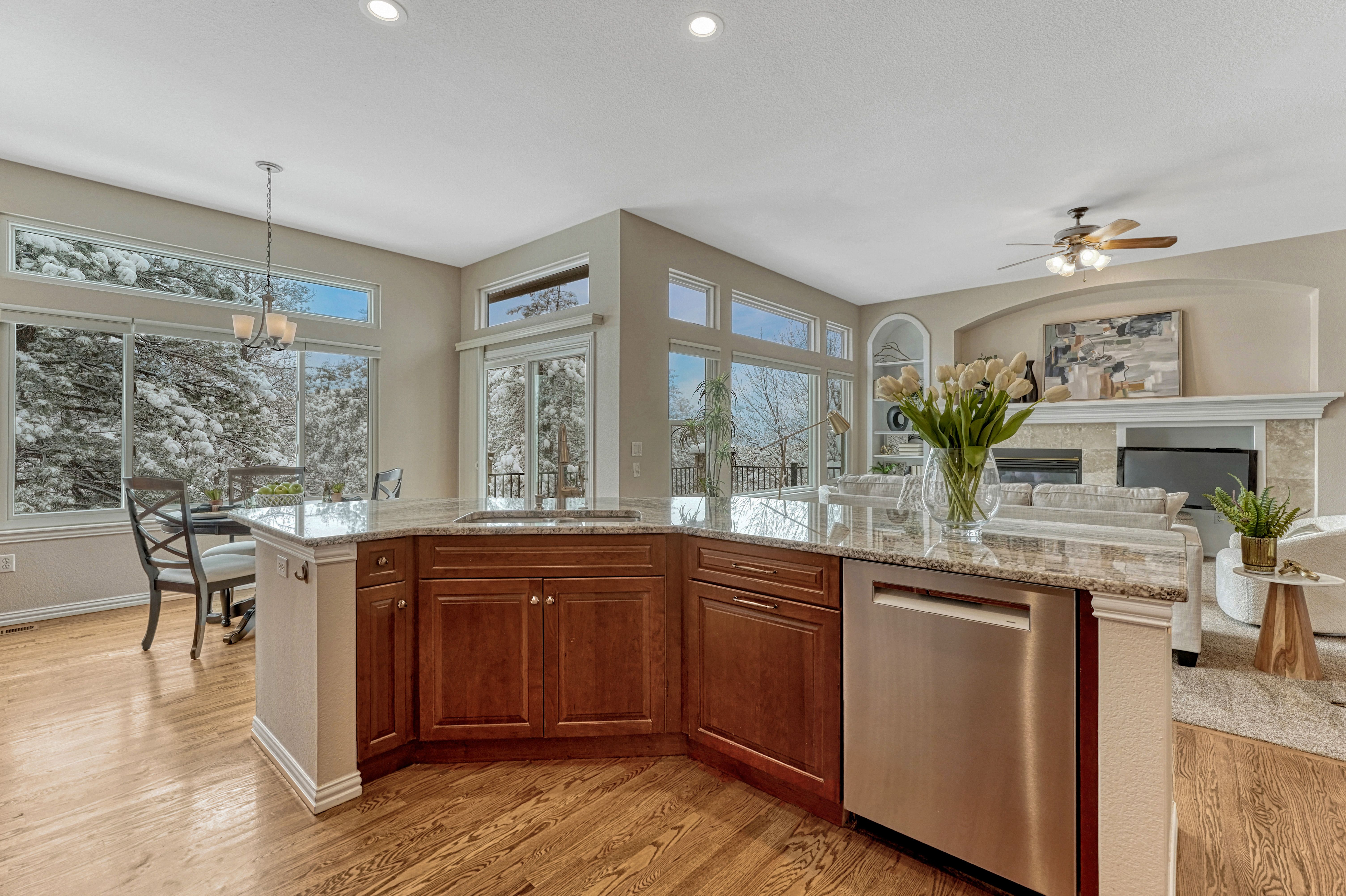  Forest Park Ranch Home with Golf Course Views - 物件實景