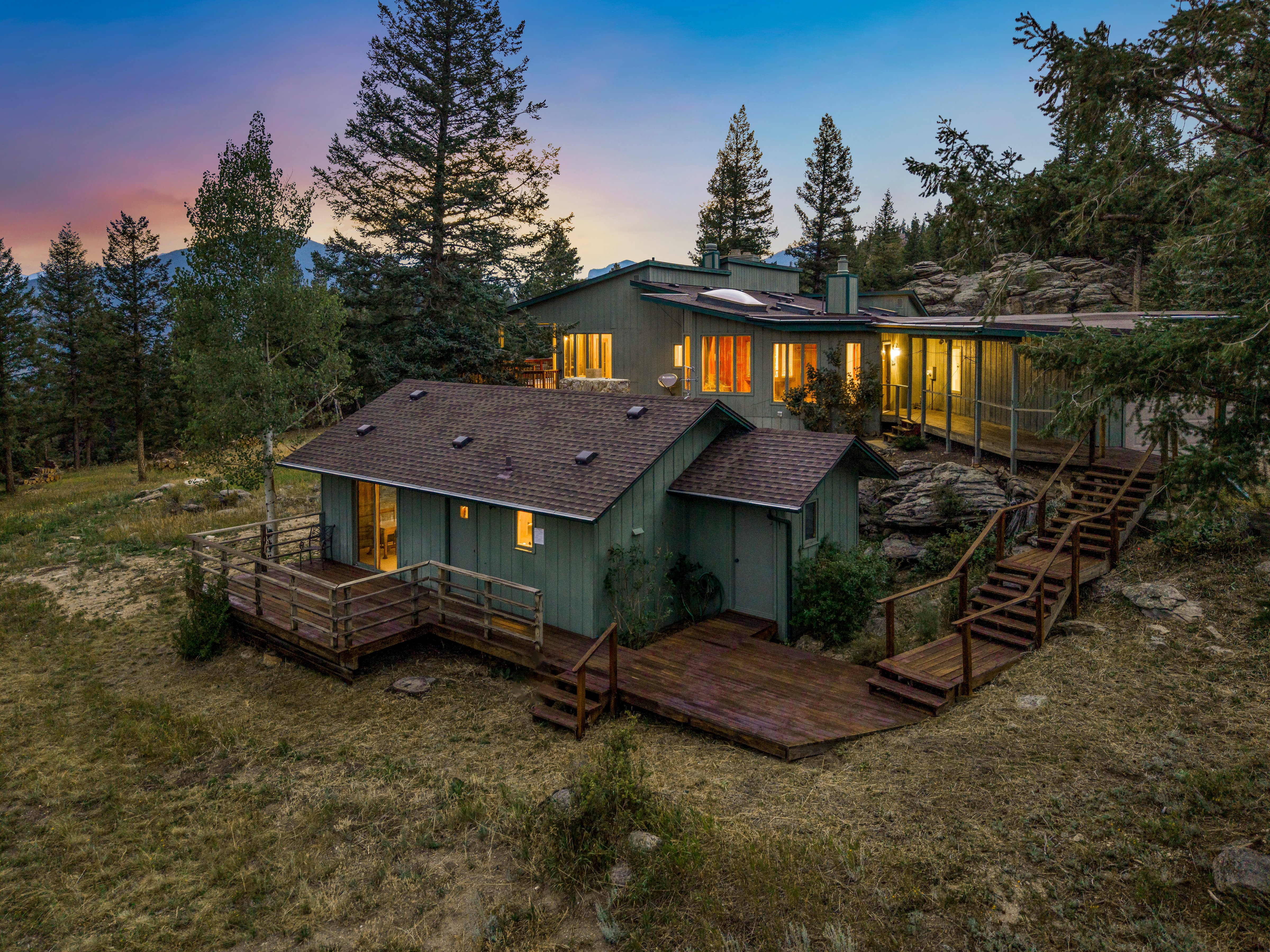  Custom Built Retreat with Panoramic Views on 8.7 Acres Next to Open Space - 物件實景