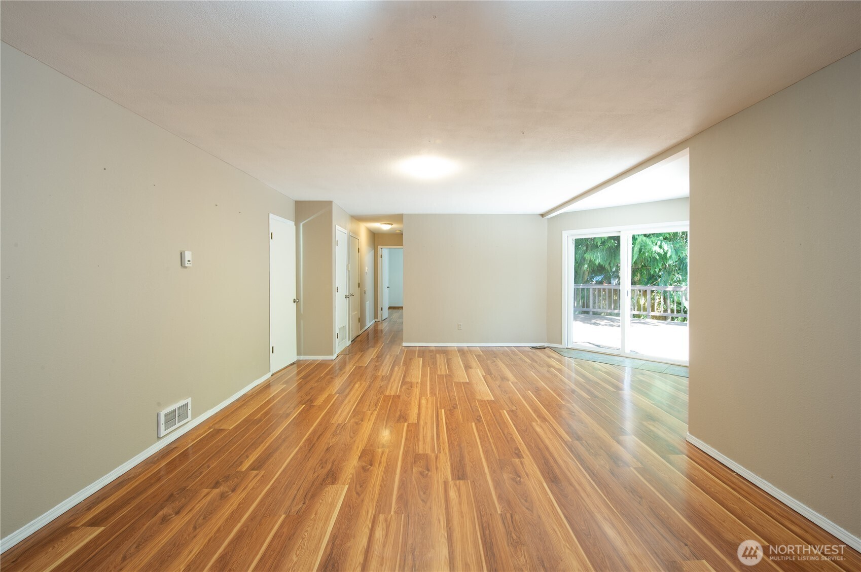 Everett, Washington, 98208, United States, 4 Bedrooms Bedrooms, ,3 BathroomsBathrooms,Residential,For Sale,1920302