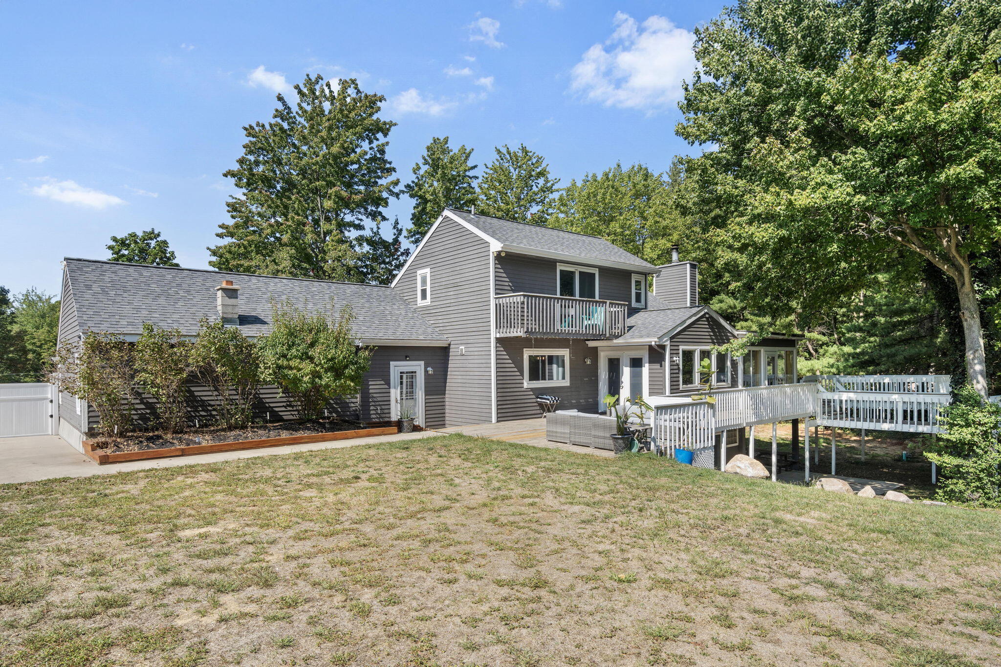 Holland, Michigan, 49423, United States, 5 Bedrooms Bedrooms, ,4 BathroomsBathrooms,Residential,For Sale,1982787