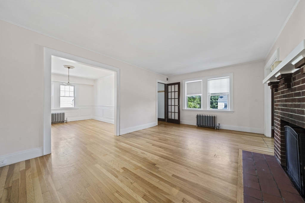 Newton, Massachusetts, 02461, United States, 7 Bedrooms Bedrooms, ,2 BathroomsBathrooms,Residential,For Sale,1939866