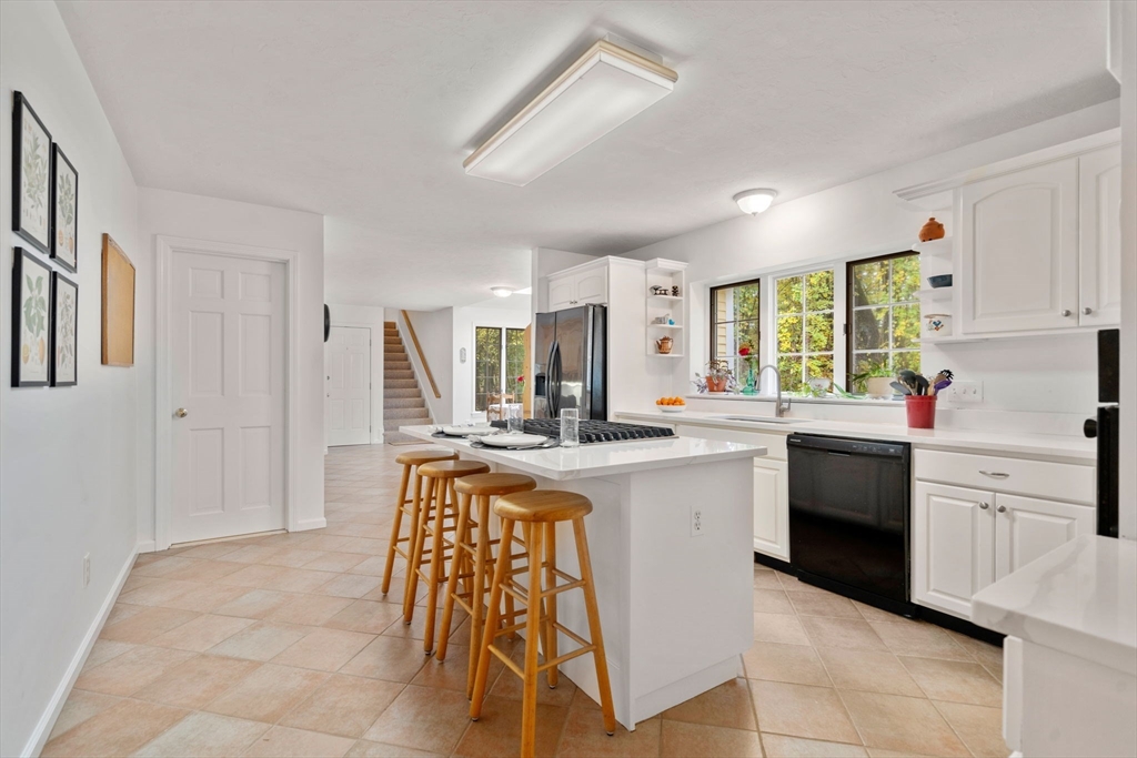 Marlborough, Massachusetts, 01752, United States, 4 Bedrooms Bedrooms, ,3 BathroomsBathrooms,Residential,For Sale,1995597