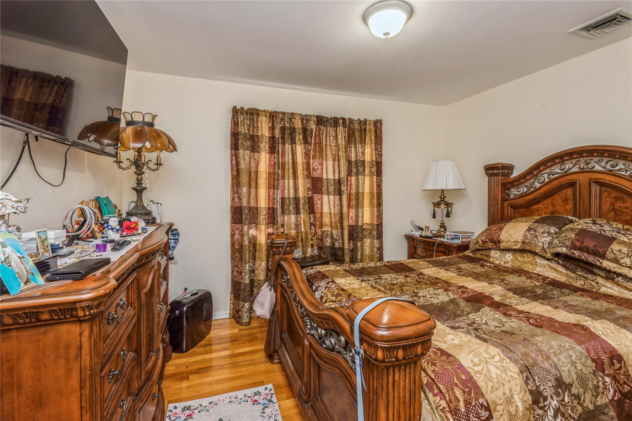 Bayville, New York, 11709, United States, 7 Bedrooms Bedrooms, ,4 BathroomsBathrooms,Residential,For Sale,1908304