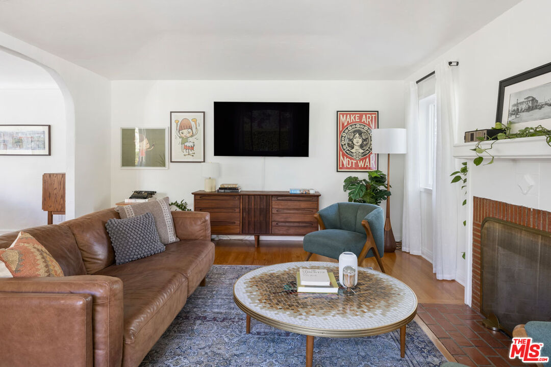 Los Angeles, California, 90027, United States, 4 Bedrooms Bedrooms, ,3 BathroomsBathrooms,Residential,For Sale,1989477