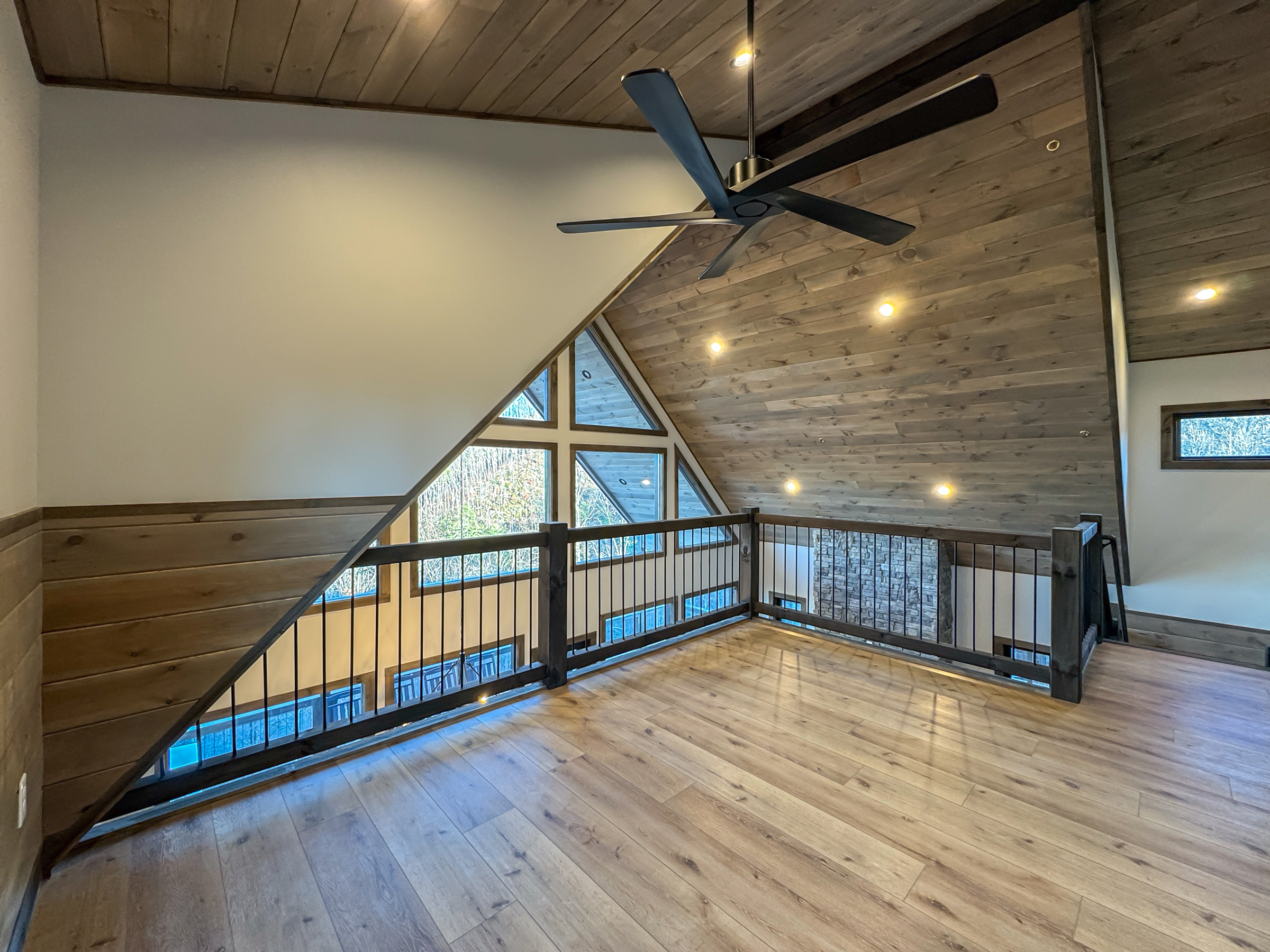 Sevierville, Tennessee, 37862, United States, 5 Bedrooms Bedrooms, ,7 BathroomsBathrooms,Residential,For Sale,2000383