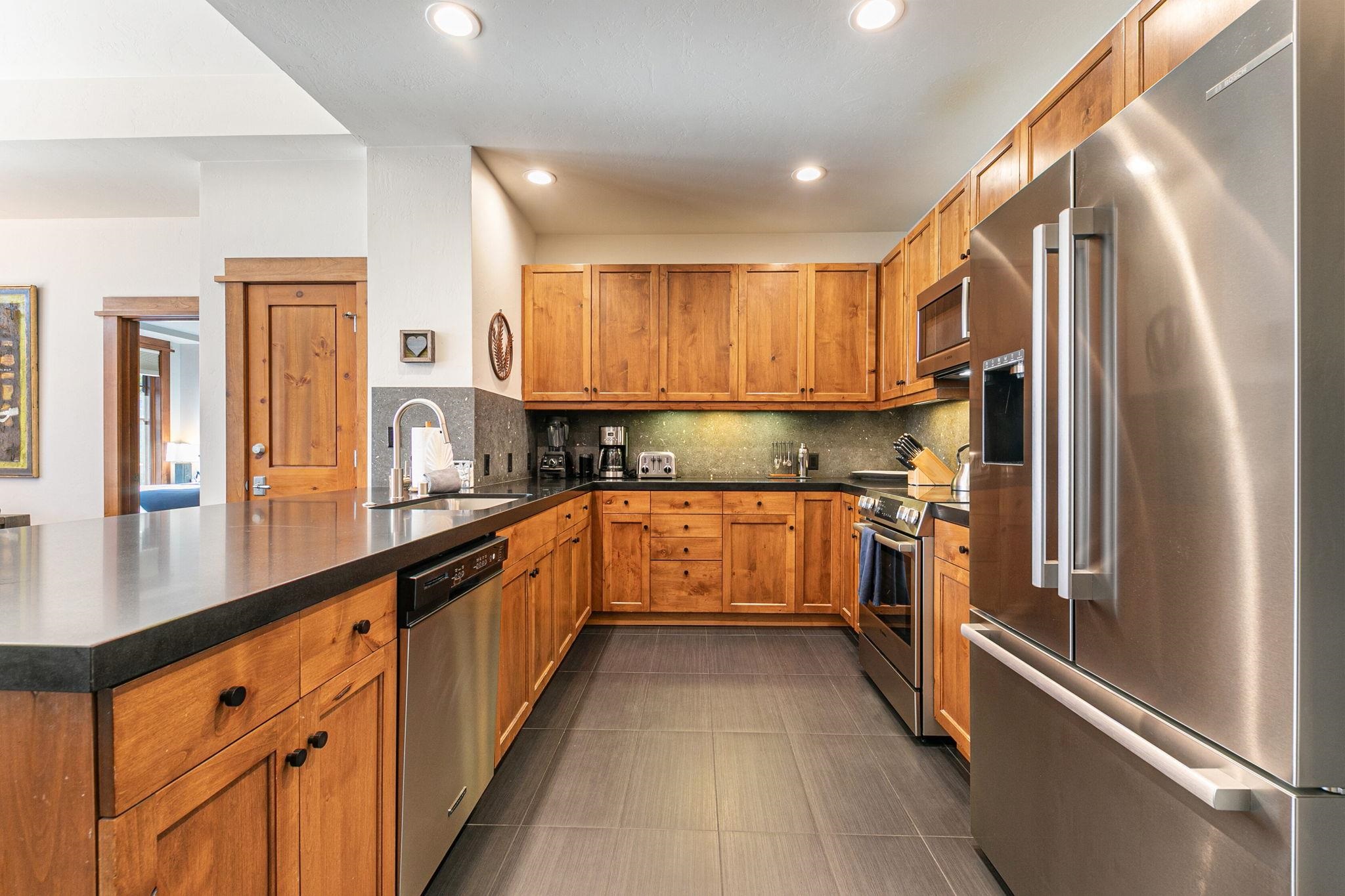 Truckee, California, 96161, United States, 2 Bedrooms Bedrooms, ,2 BathroomsBathrooms,Residential,For Sale,1999045