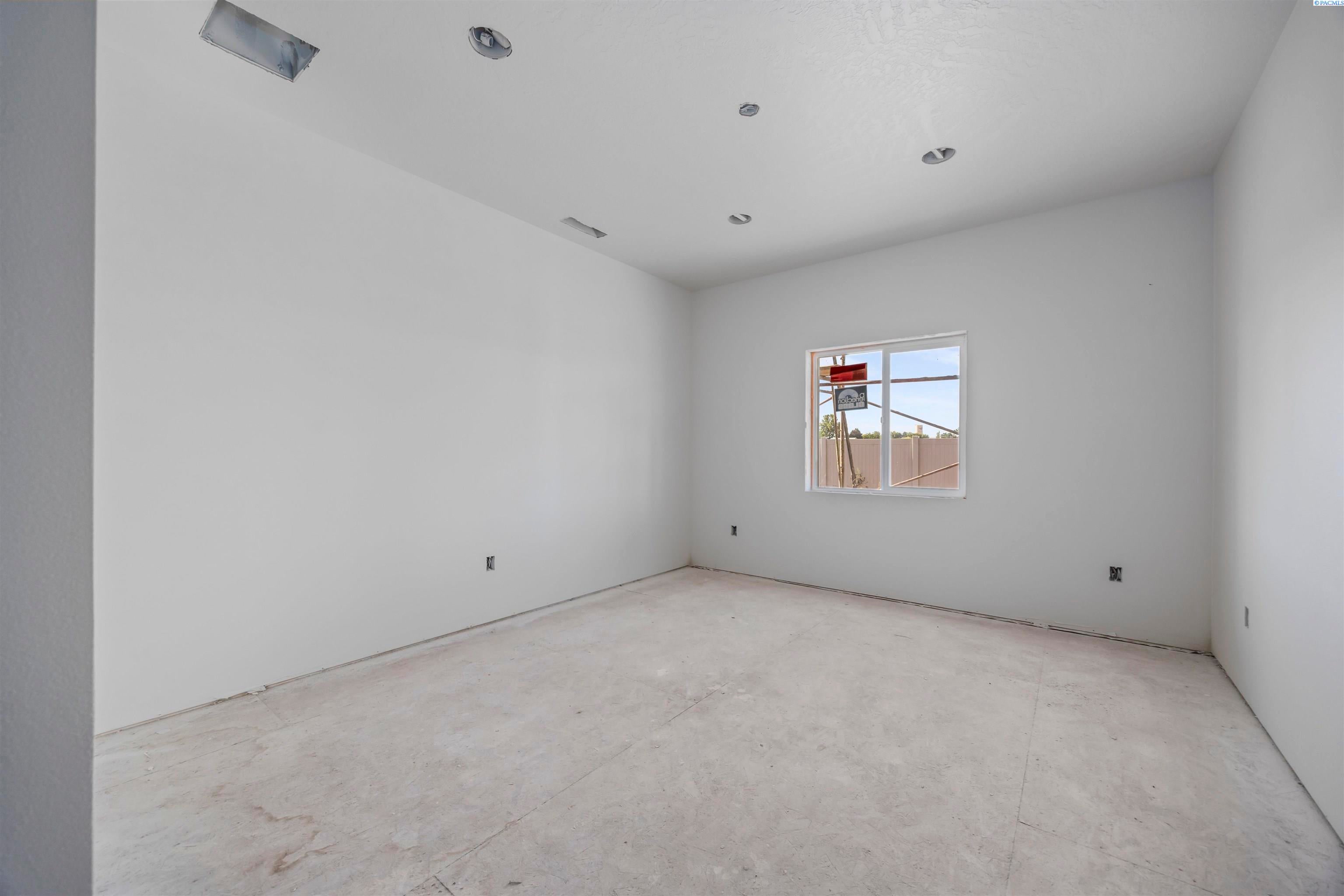 Prosser, Washington, 99350, United States, 4 Bedrooms Bedrooms, ,1 BathroomBathrooms,Residential,For Sale,1921234